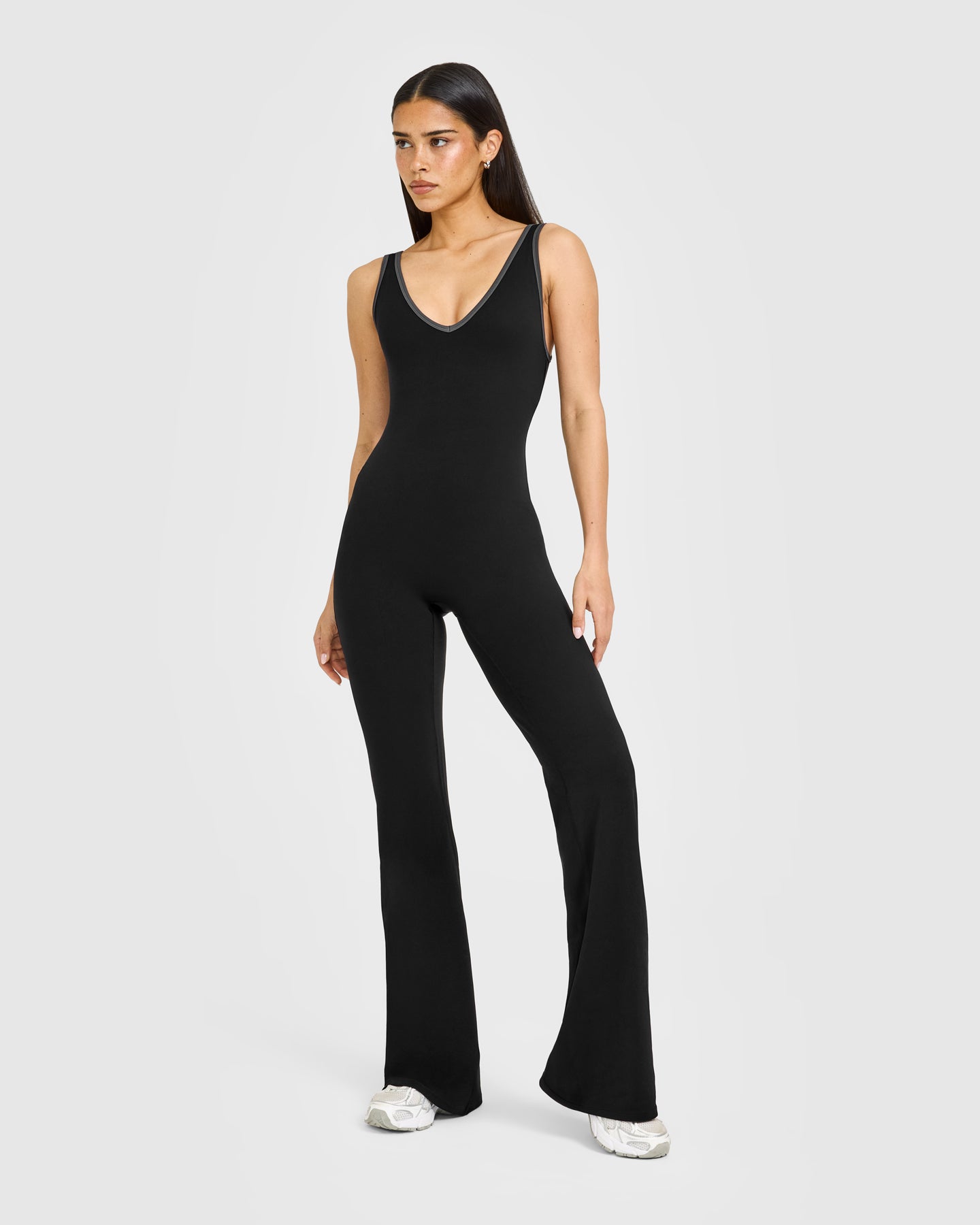 SoftMotion Contrast Scoop Back Flared All in One with White Logo | Black