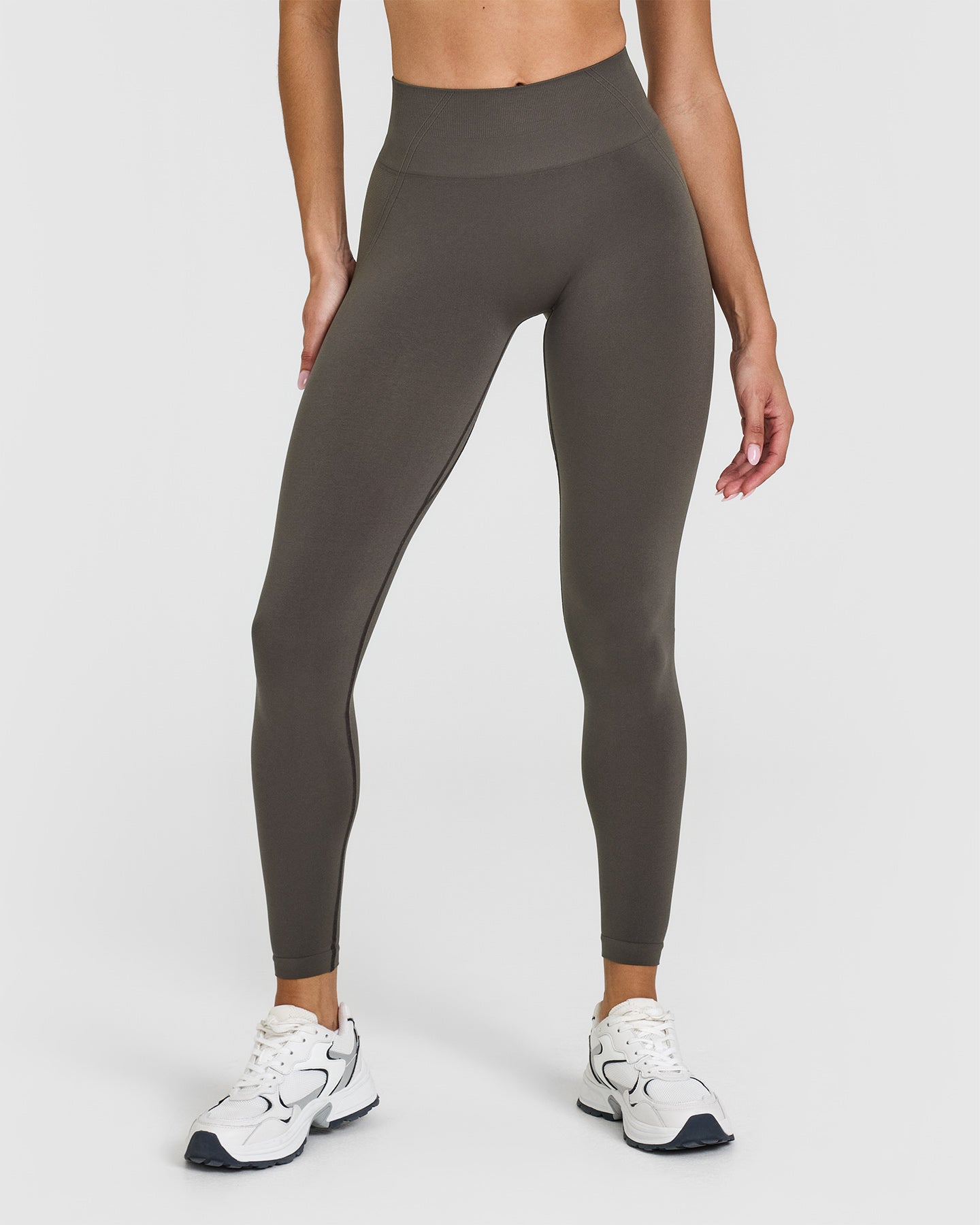 EffortlessLift Seamless Leggings with White Logo | Deep Taupe