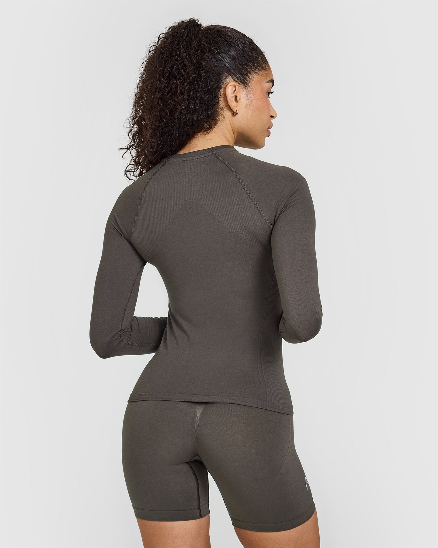Go To Seamless Fitted Long Sleeve Top | Deep Taupe - Image 2