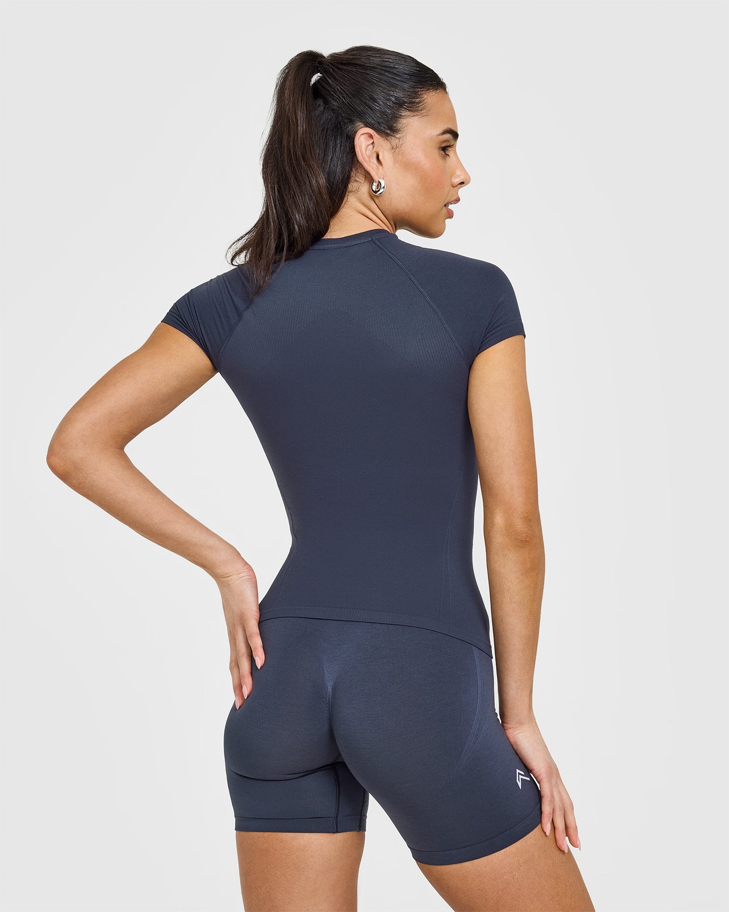 Alternative view of Go To Seamless Fitted Top | True Blue