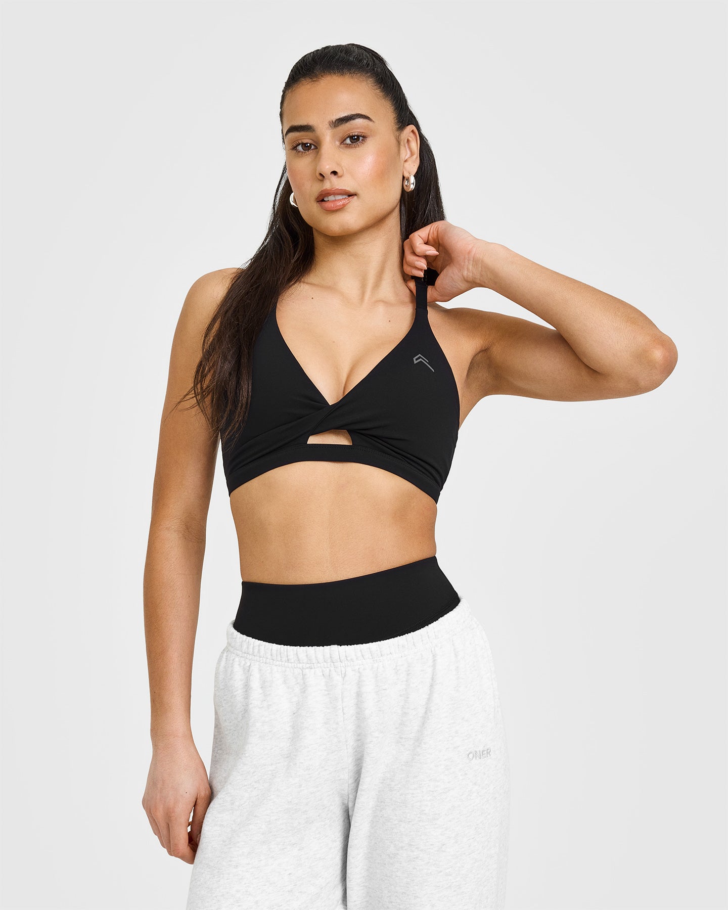 UnifiedMove Twist Sports Bra | Black