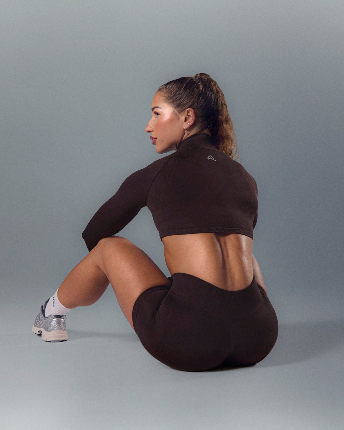Alternative view of EnhanceLift Seamless Crop Jacket with White Logo | Plum Brown
