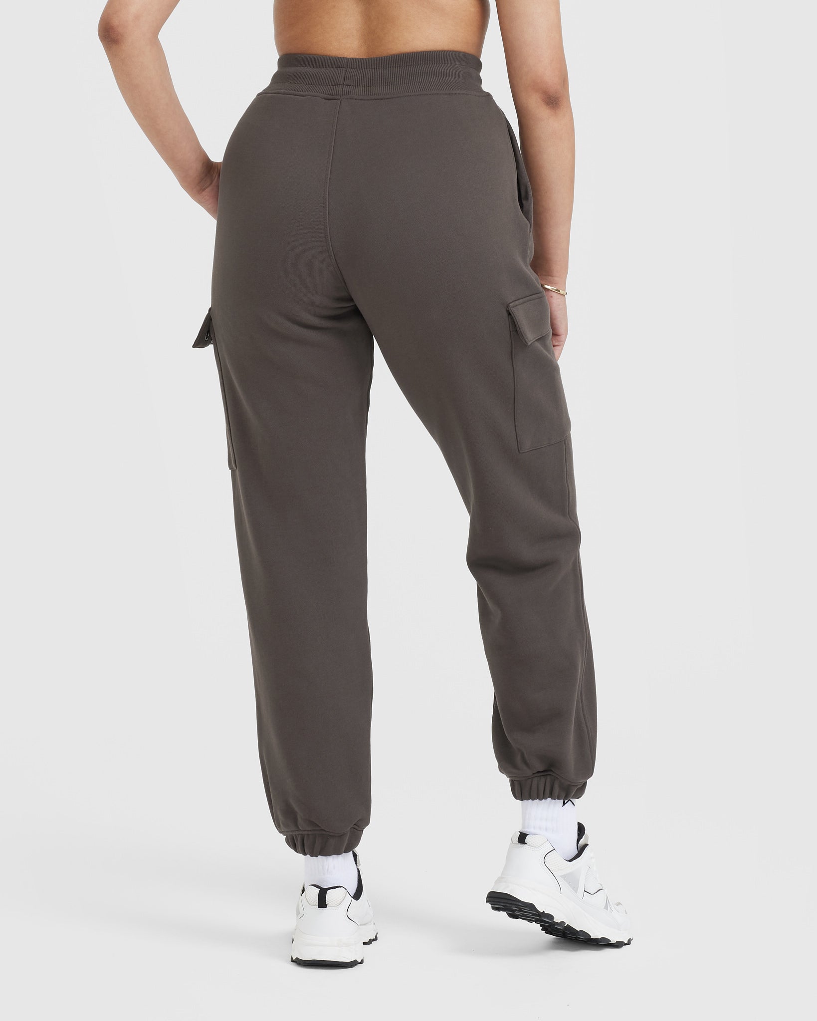 Alternative view of All Day Lightweight Cargo Joggers | Deep Taupe
