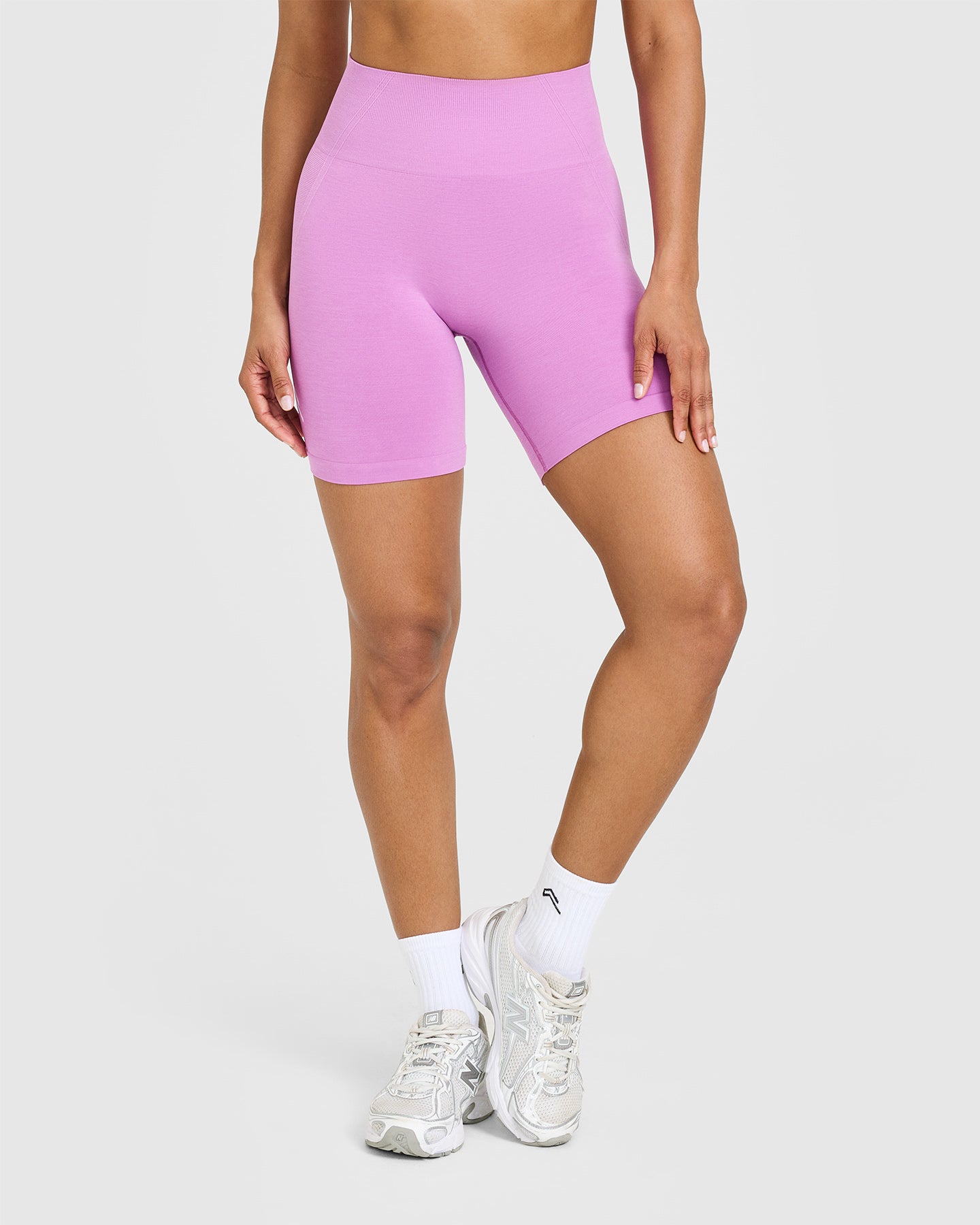 EffortlessLift Seamless Shorts with White Logo | Orchid Purple