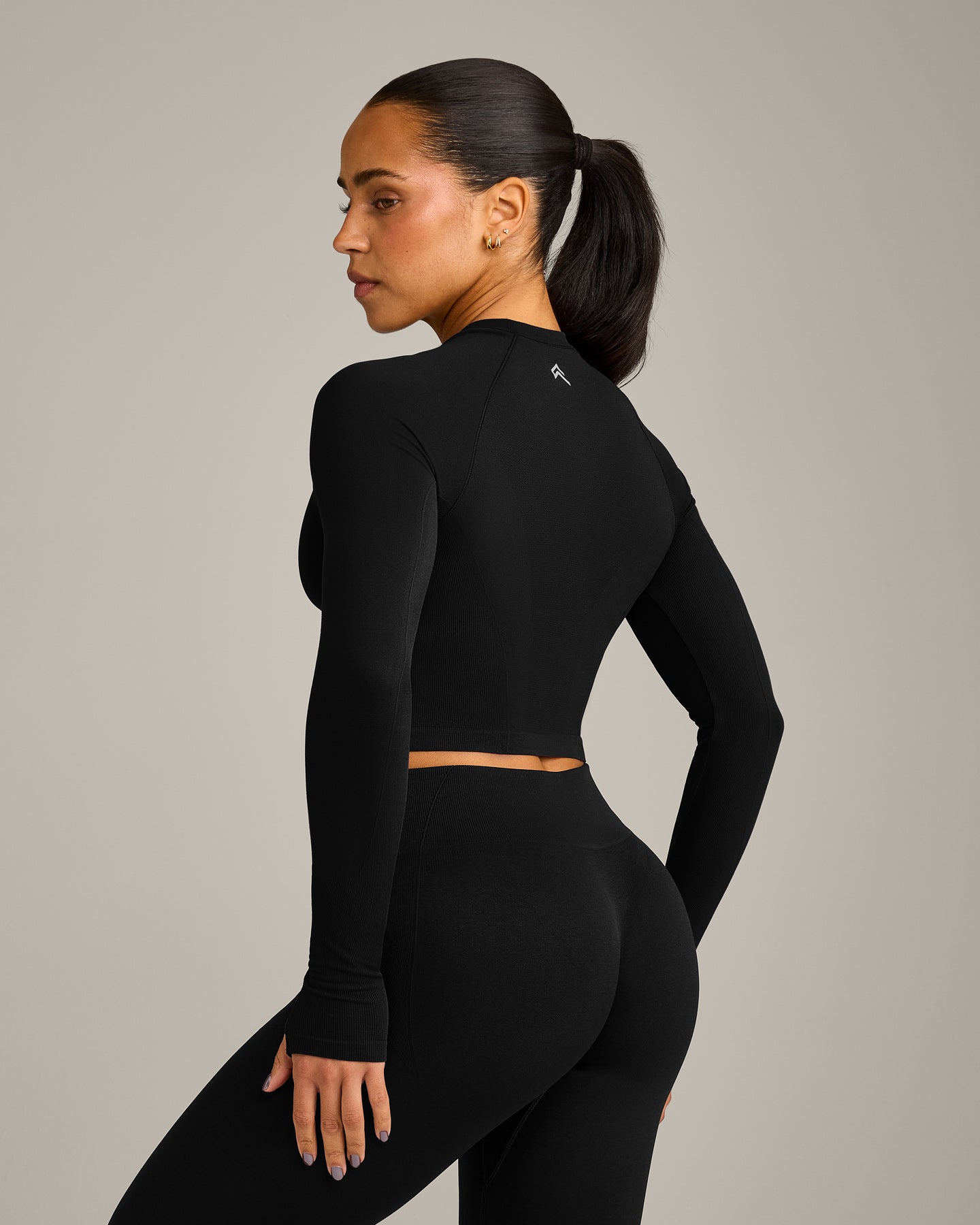 Oner Seamless Fitted Long Sleeve Mid Top | Soft Black - Image 6