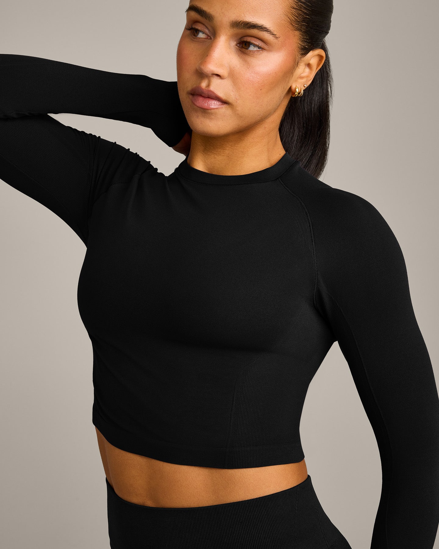 Oner Seamless Fitted Long Sleeve Mid Top | Soft Black - Image 5