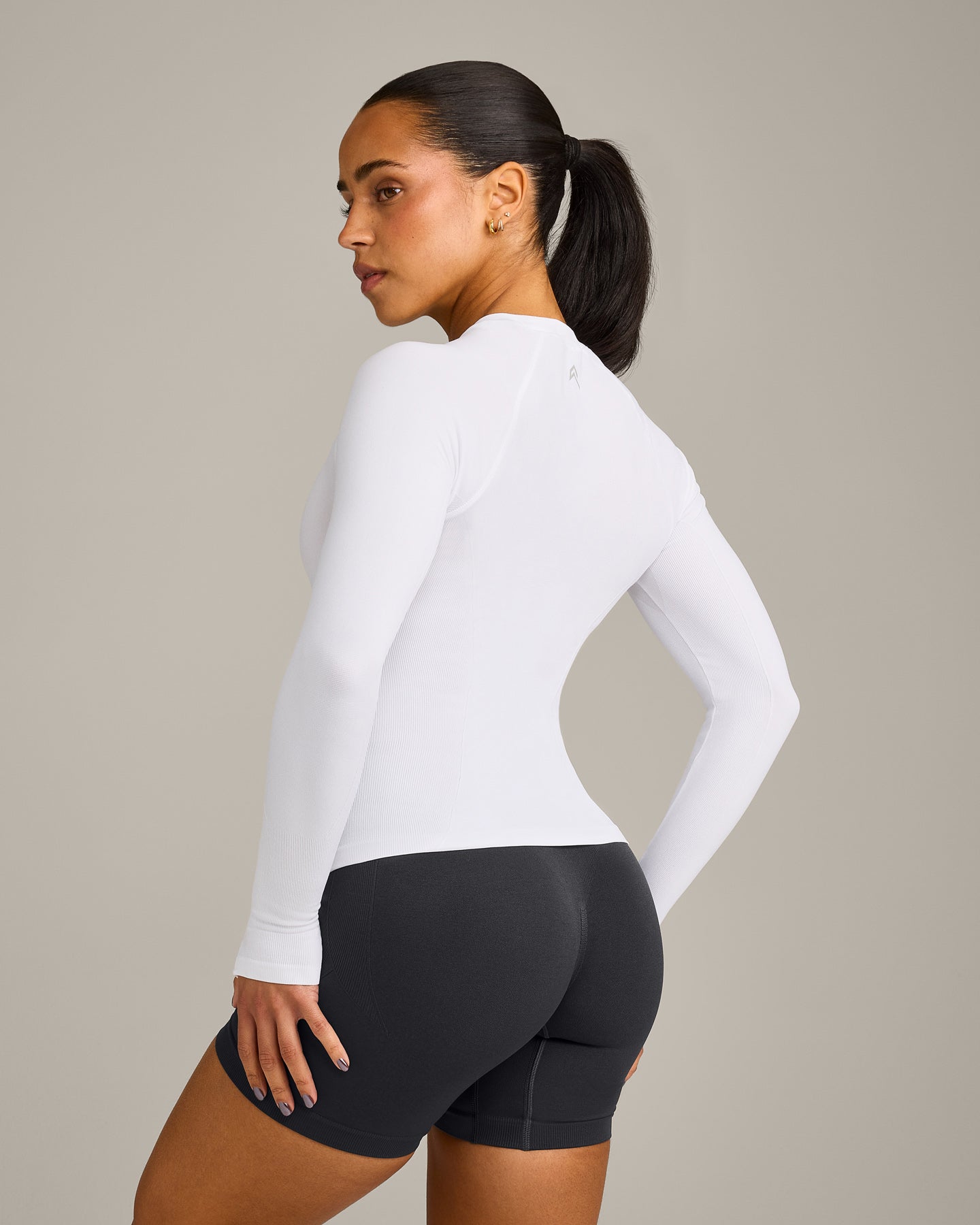 Alternative view of Oner Seamless Fitted Long Sleeve Regular Top | White