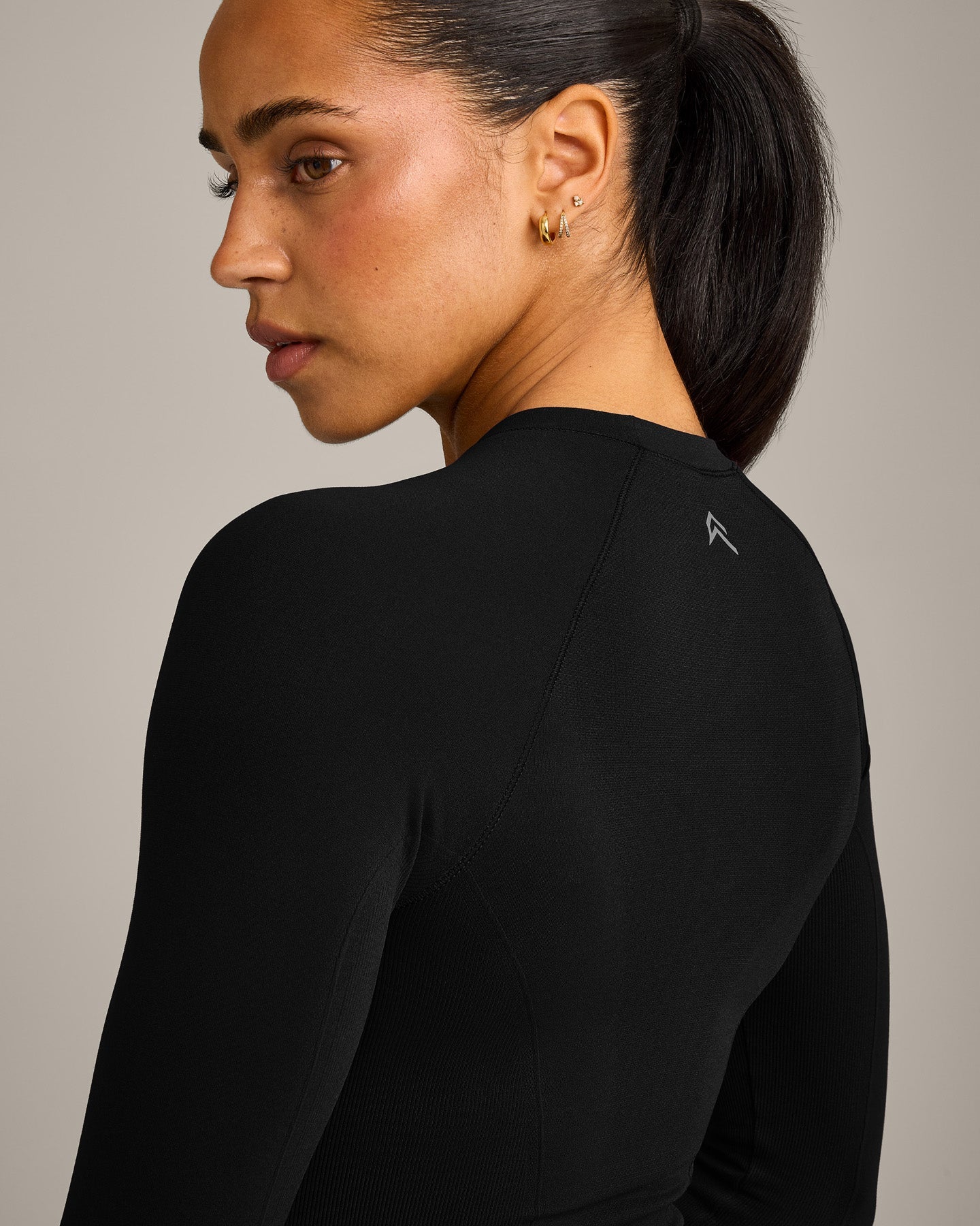 Oner Seamless Fitted Long Sleeve Regular Top | Soft Black - Image 4