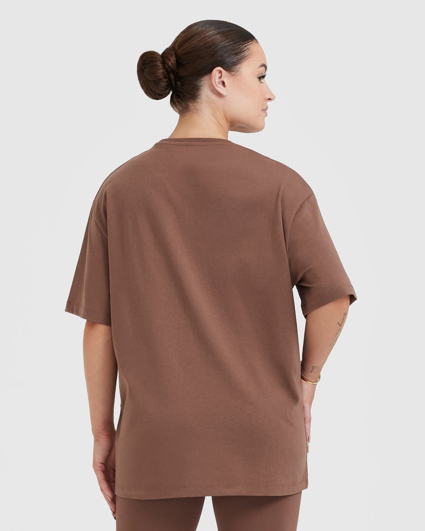 Alternative view of Classic Oversized Lightweight T-Shirt | Chestnut