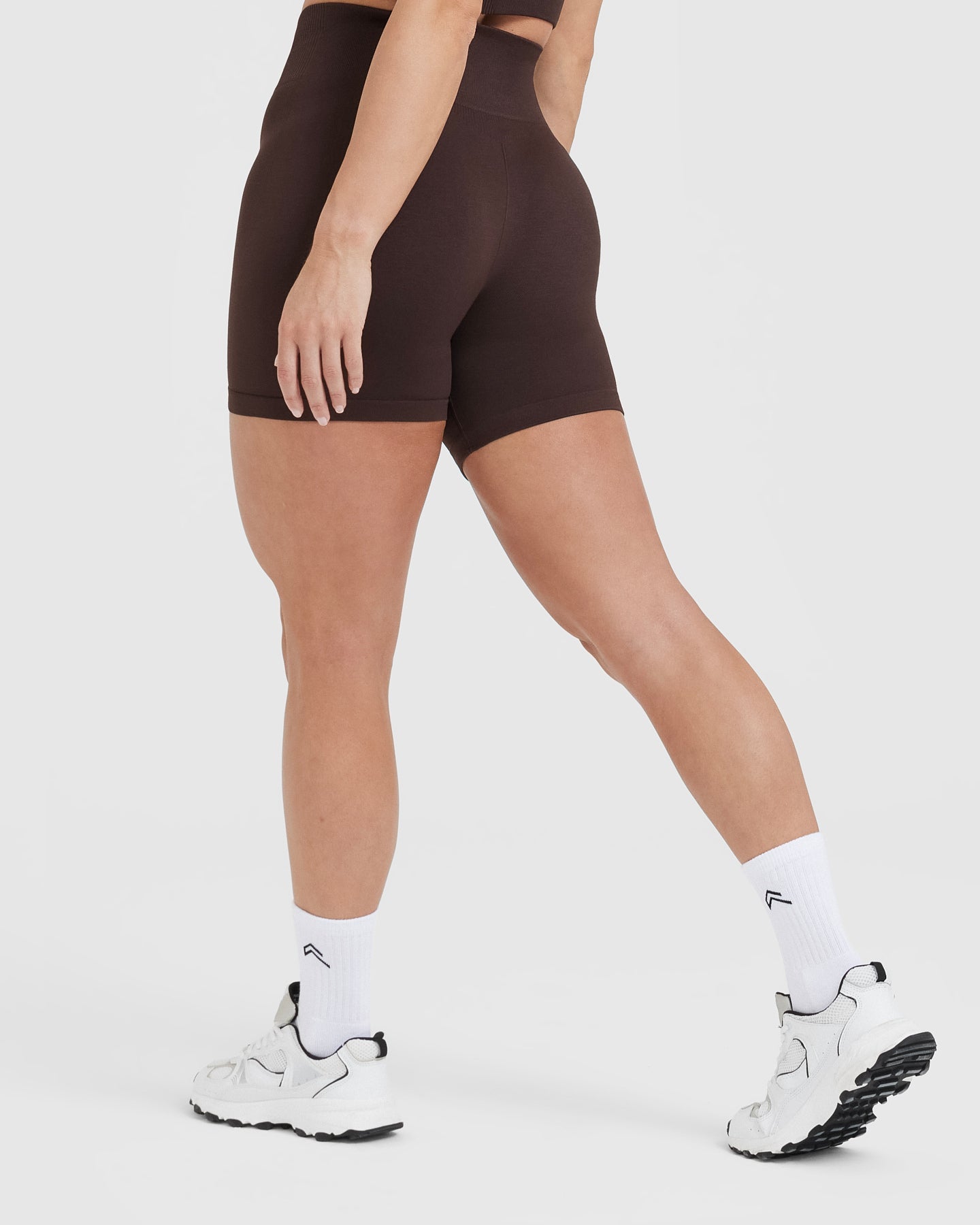 Alternative view of Classic Seamless 2.0 Mid Shorts | 70% Cocoa Marl
