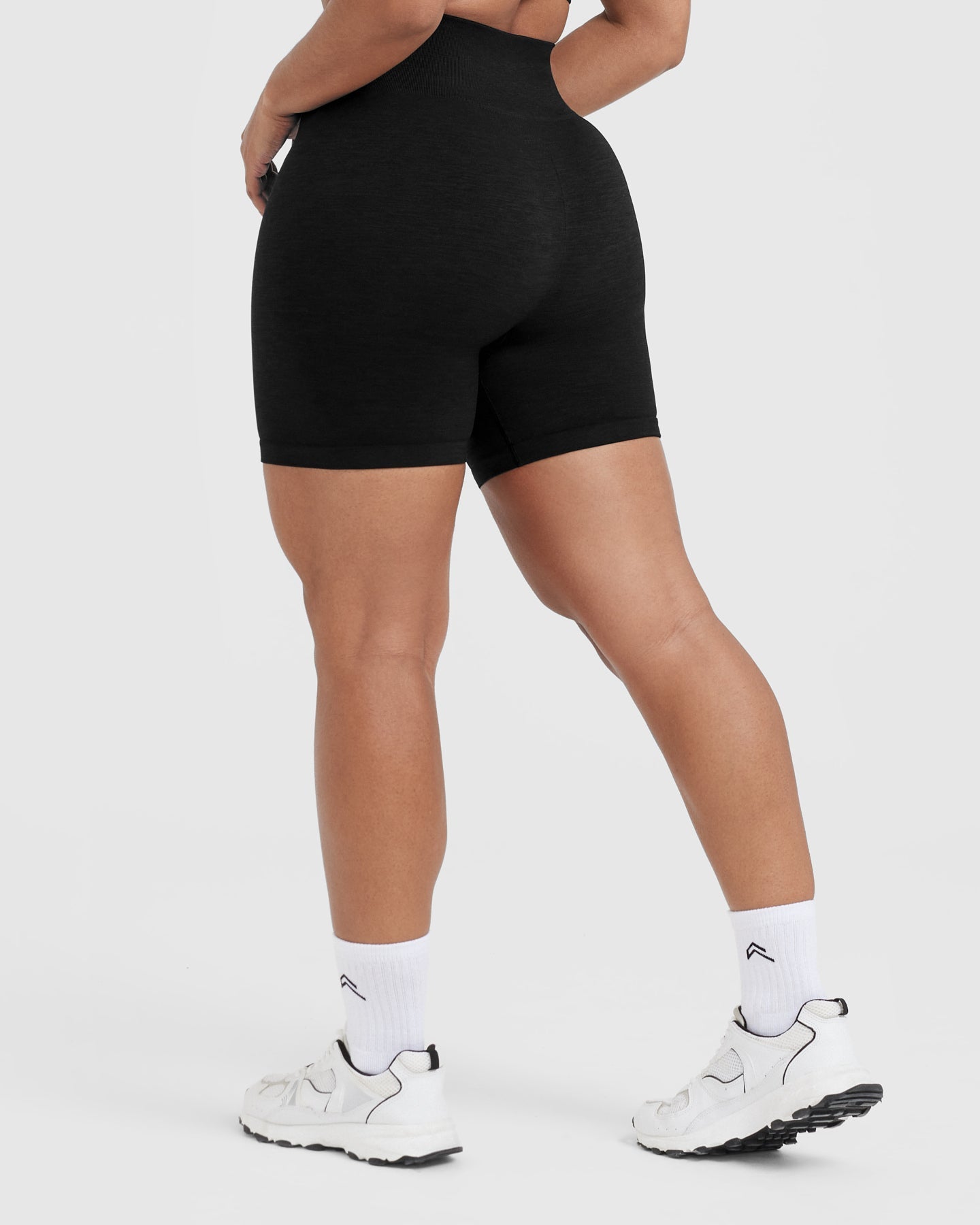 Alternative view of Classic Seamless 2.0 Mid Shorts | Black Marl