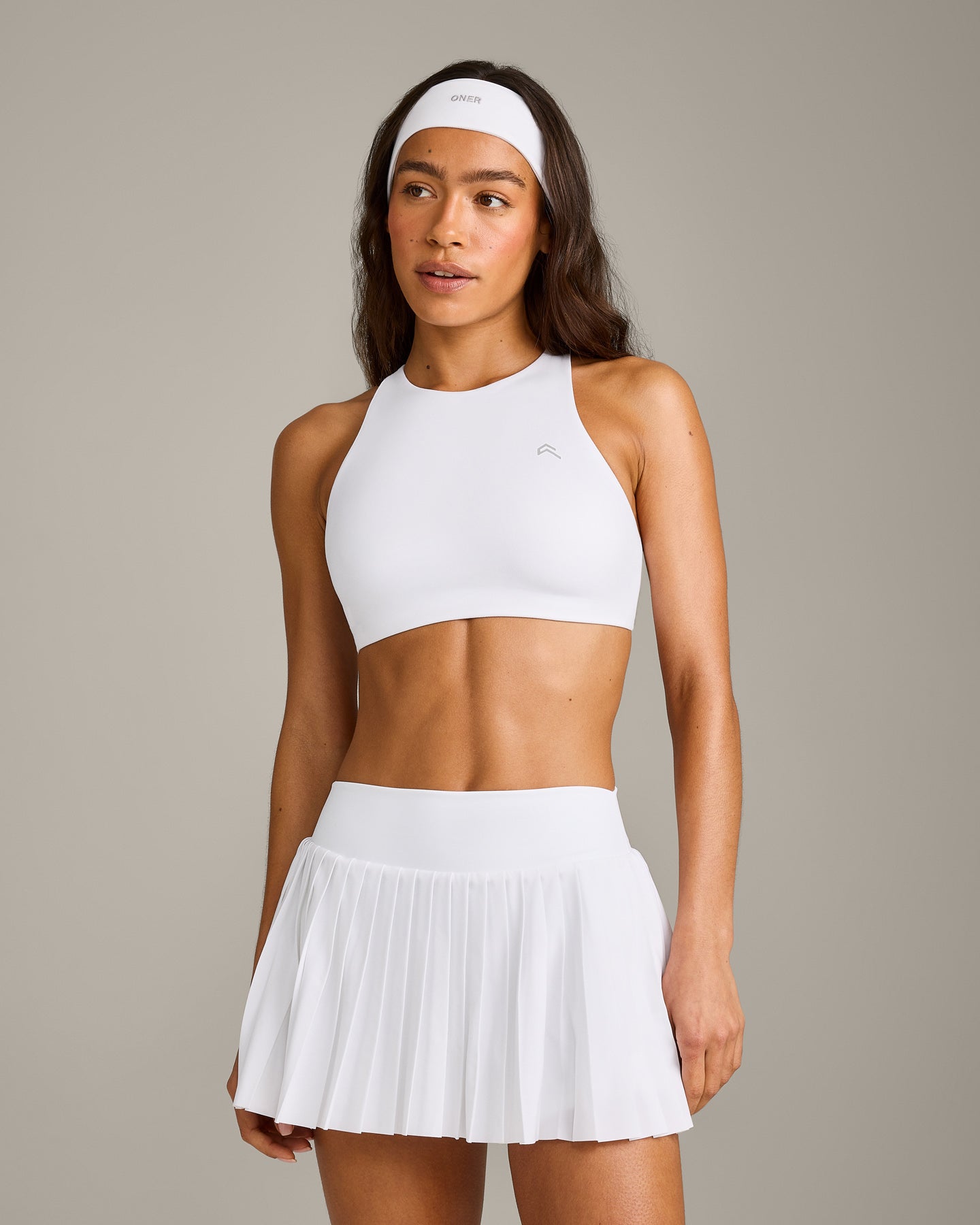 EasyLift High Neck Sports Bra | White