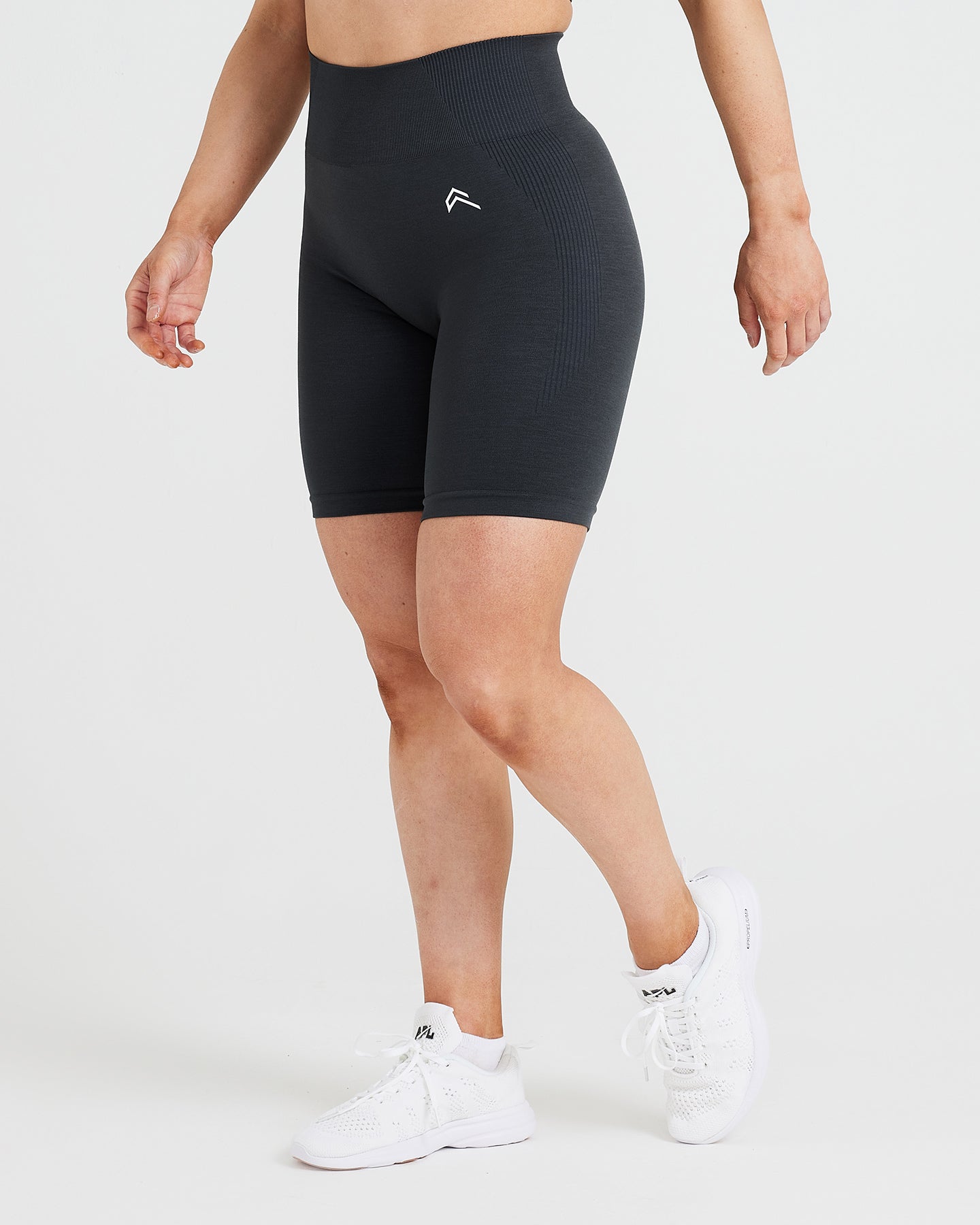 Classic Seamless 2.0 Cycling Shorts | Coal Marl - Image 3