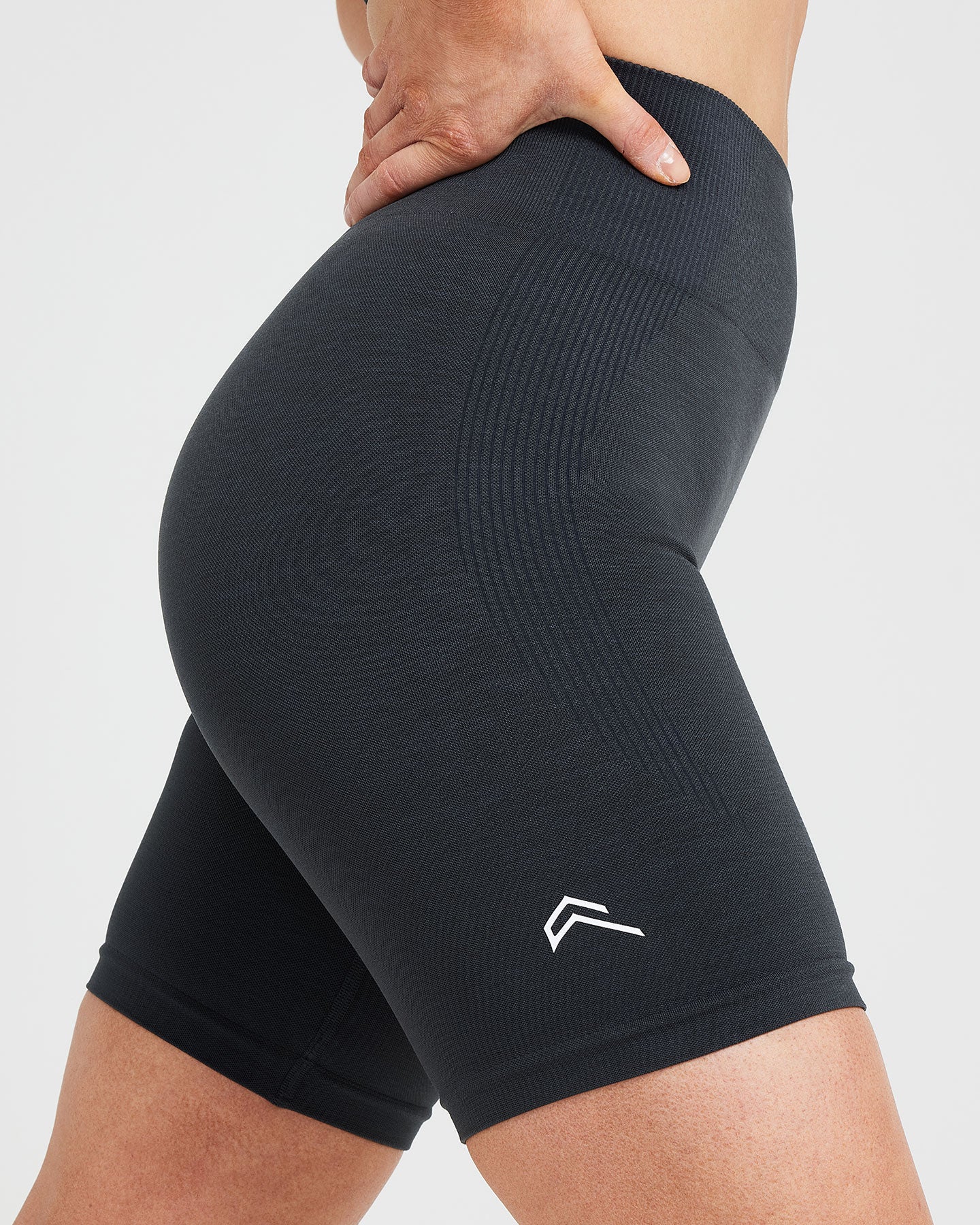 Classic Seamless 2.0 Cycling Shorts | Coal Marl - Image 4