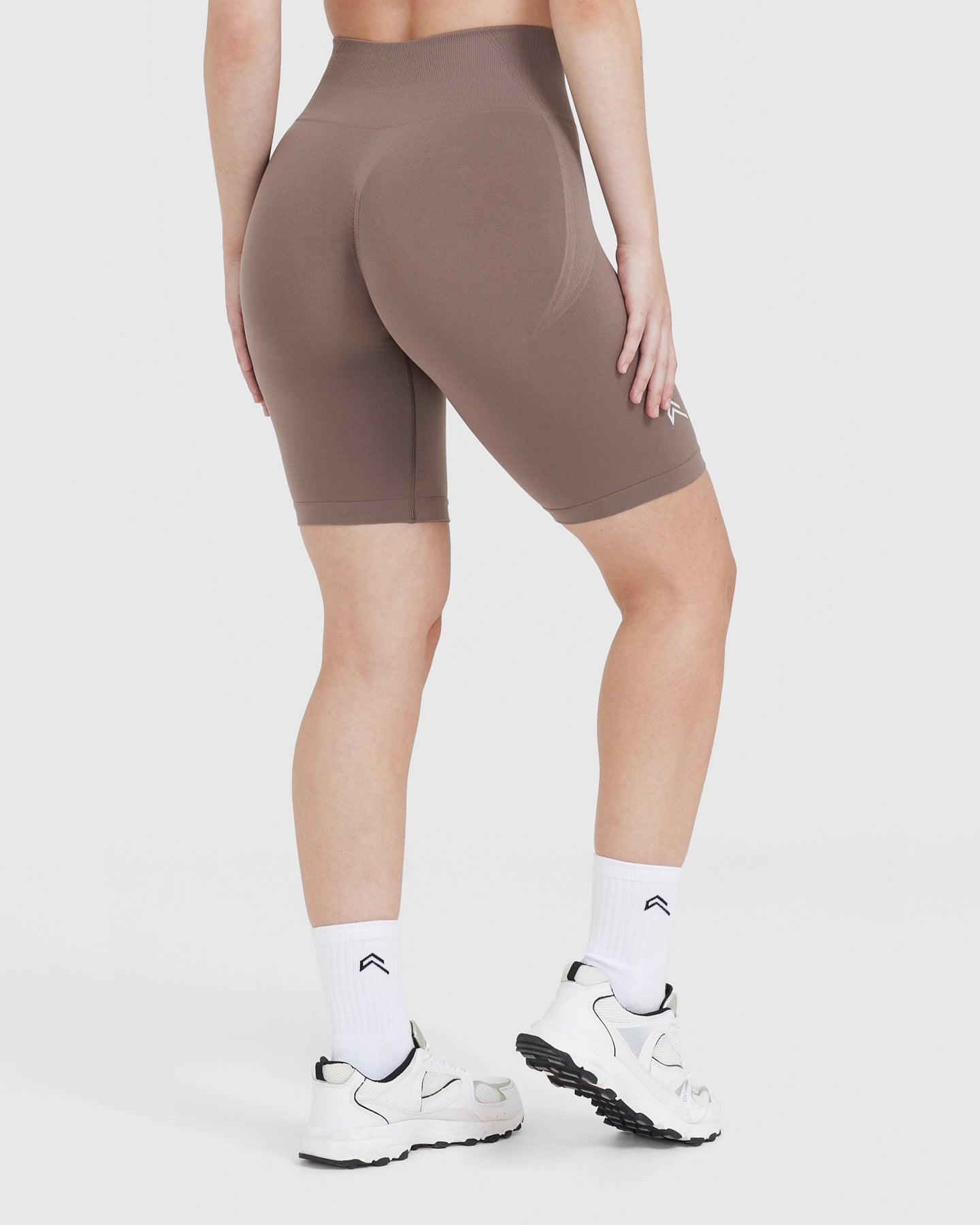 Alternative view of EffortlessLift Seamless Cycling Shorts | Washed Cool Brown
