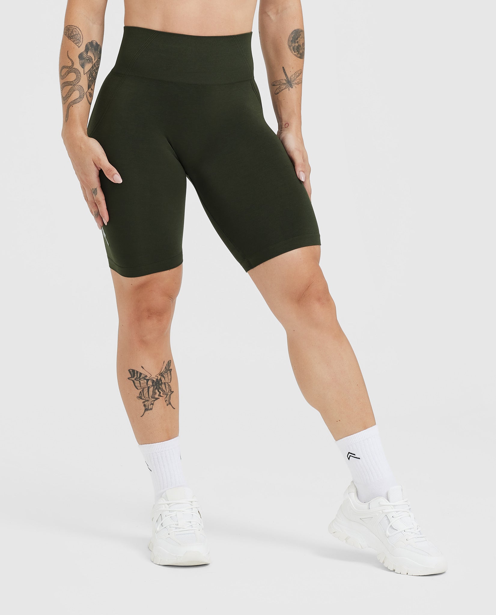 EffortlessLift Seamless Cycling Shorts with White Logo | Khaki
