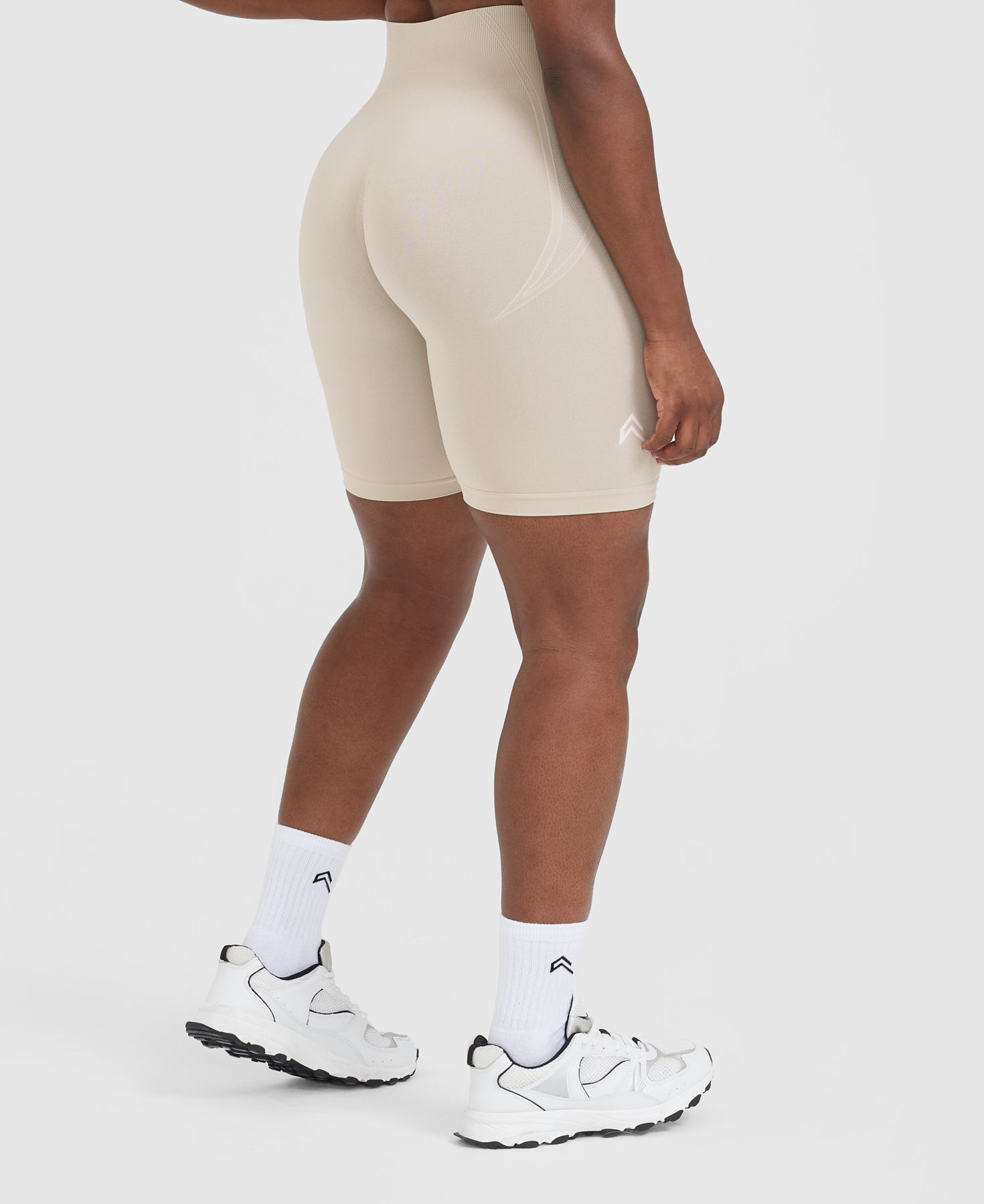 Alternative view of EffortlessLift Seamless Cycling Shorts with White Logo | Sand