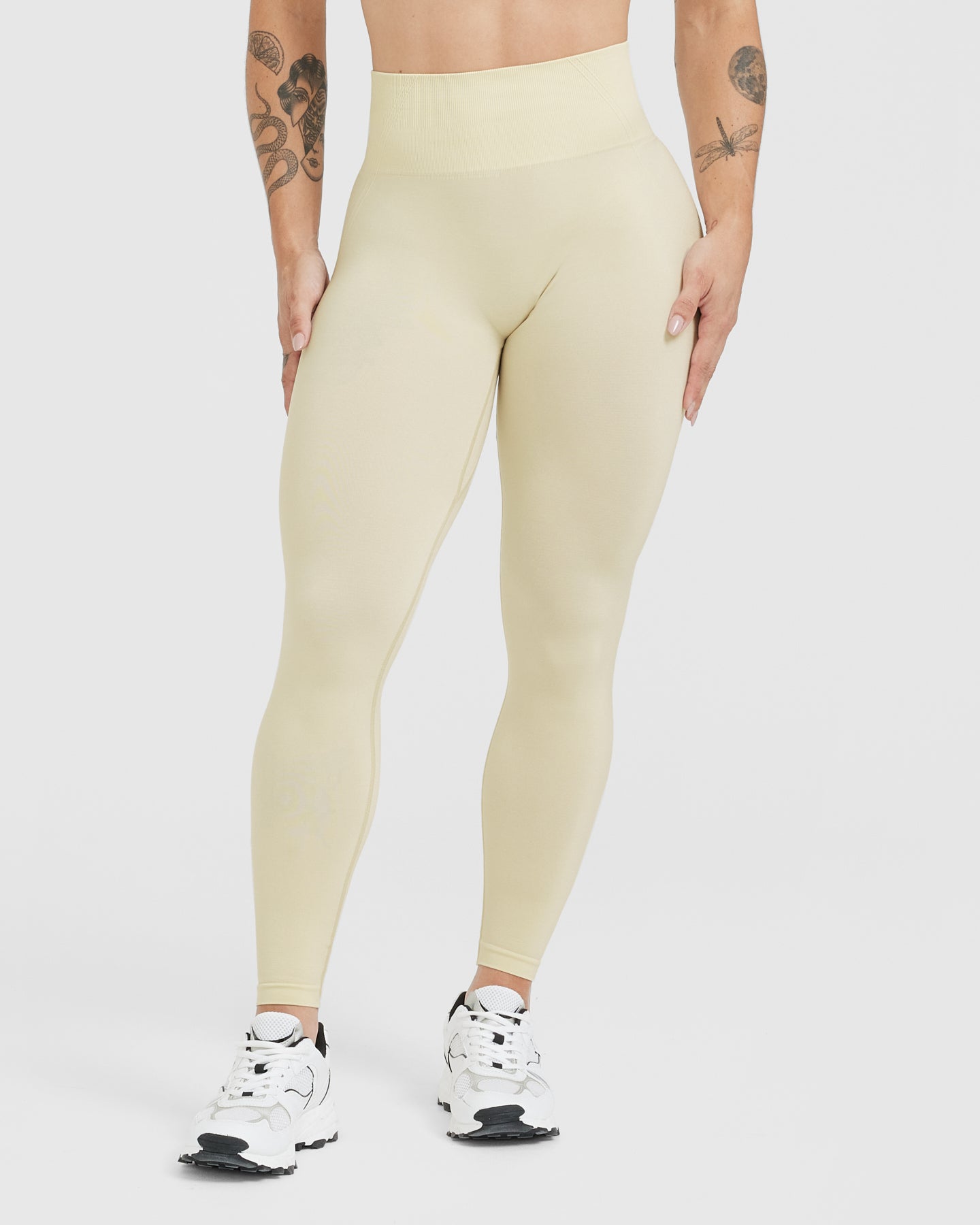 EffortlessLift Seamless Leggings with White Logo | Vanilla