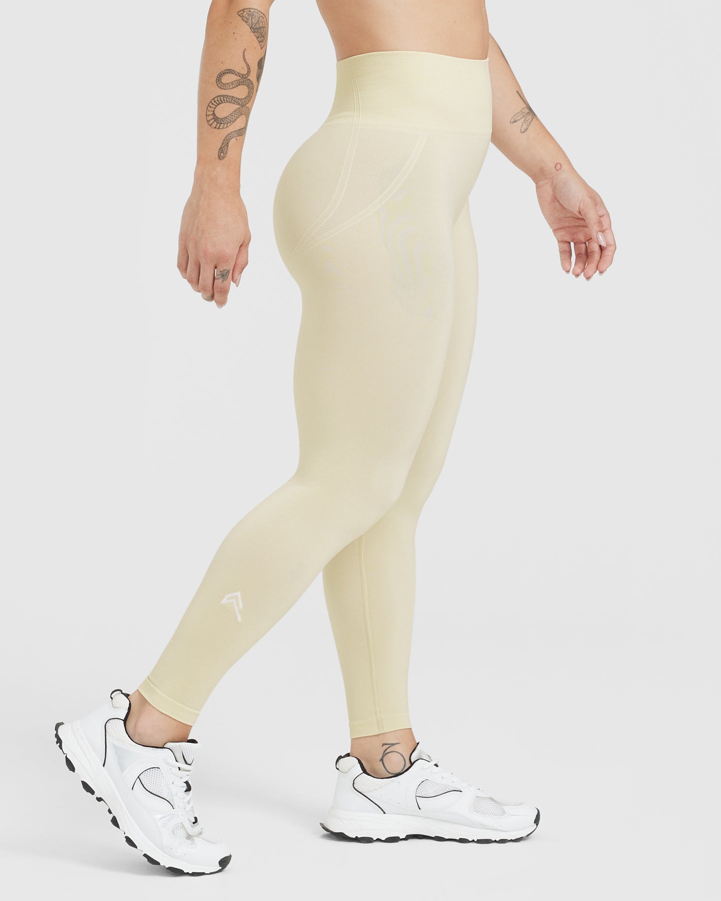 EffortlessLift Seamless Leggings with White Logo | Vanilla - Image 3