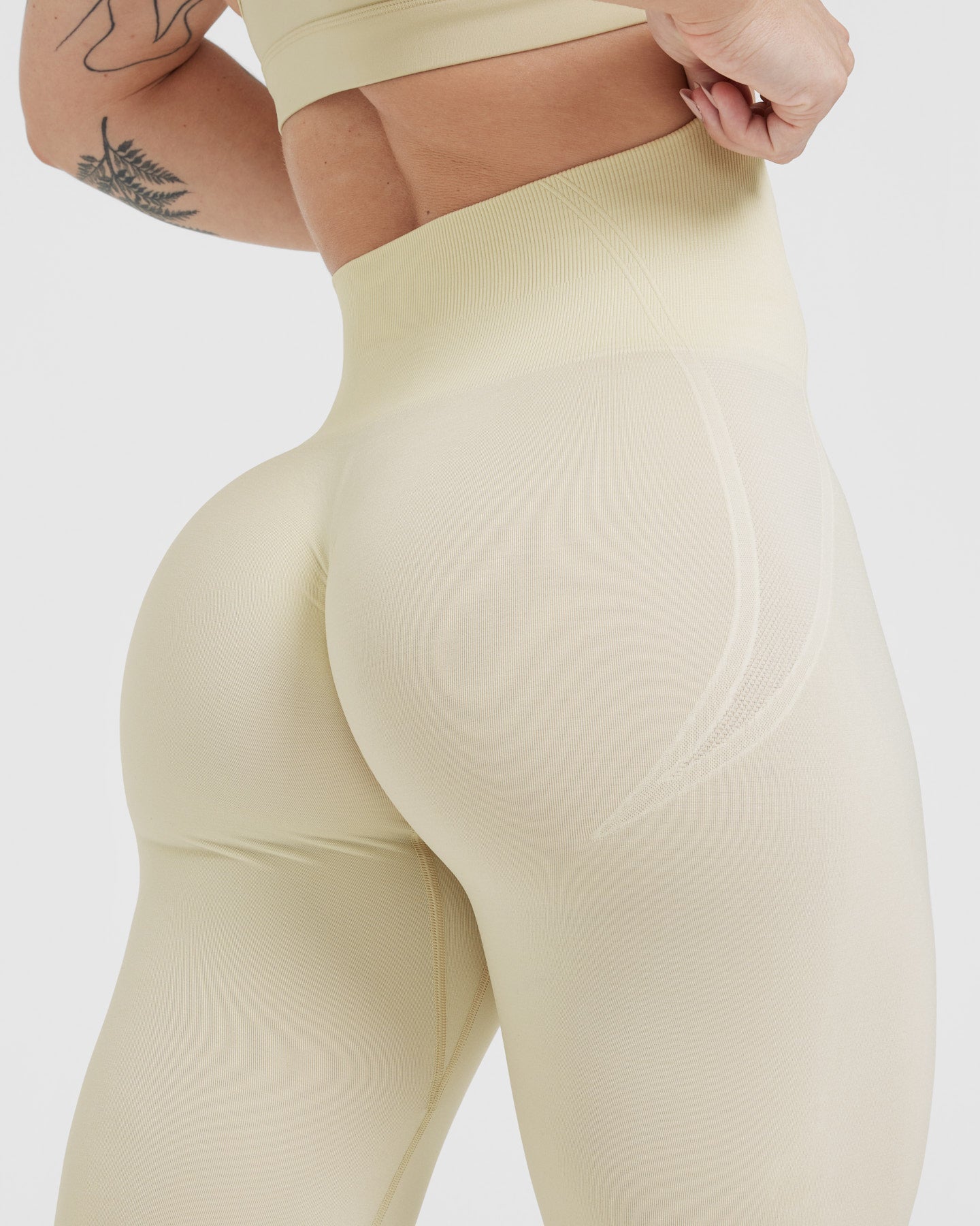 EffortlessLift Seamless Leggings with White Logo | Vanilla - Image 5