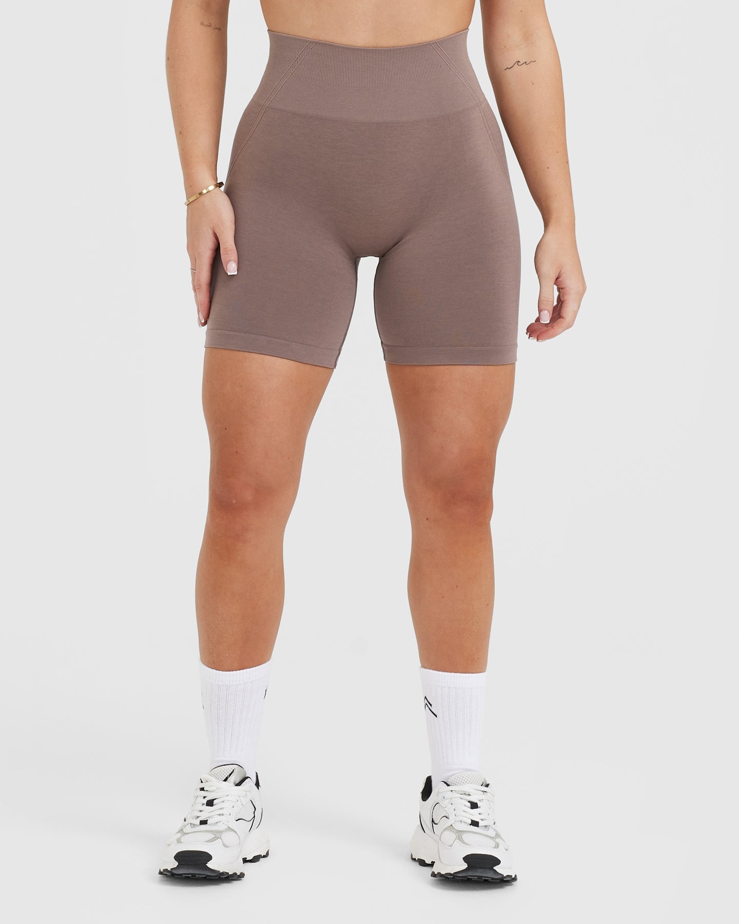 EffortlessLift Seamless Shorts with White Logo | Washed Cool Brown