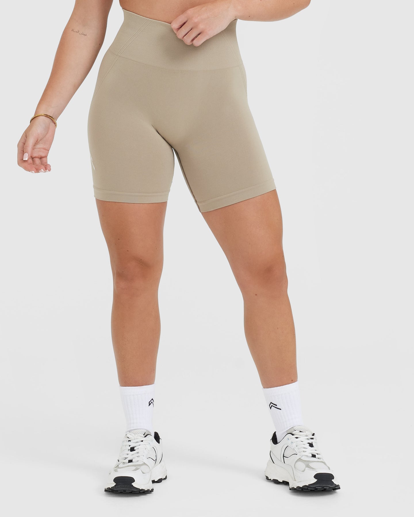 EffortlessLift Seamless Shorts with White Logo | Washed Sandstone