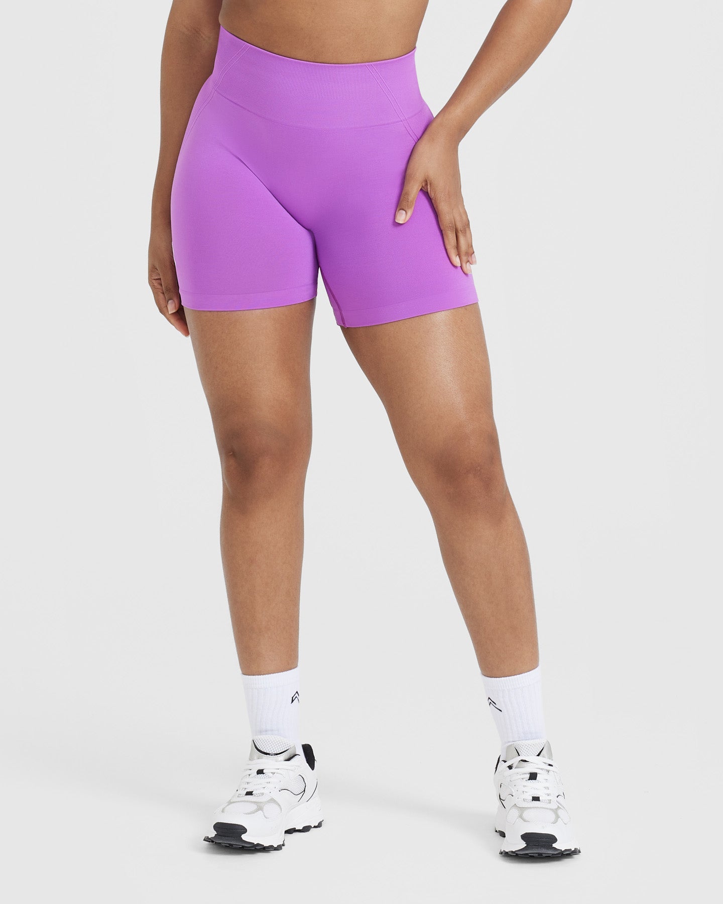 EffortlessLift Seamless Shorts with White Logo | Grape Purple
