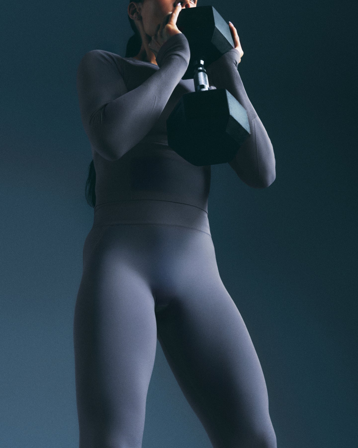 Alternative view of EffortlessLift Seamless Mid Rise Leggings with Grey Logo | Light Granite Blue
