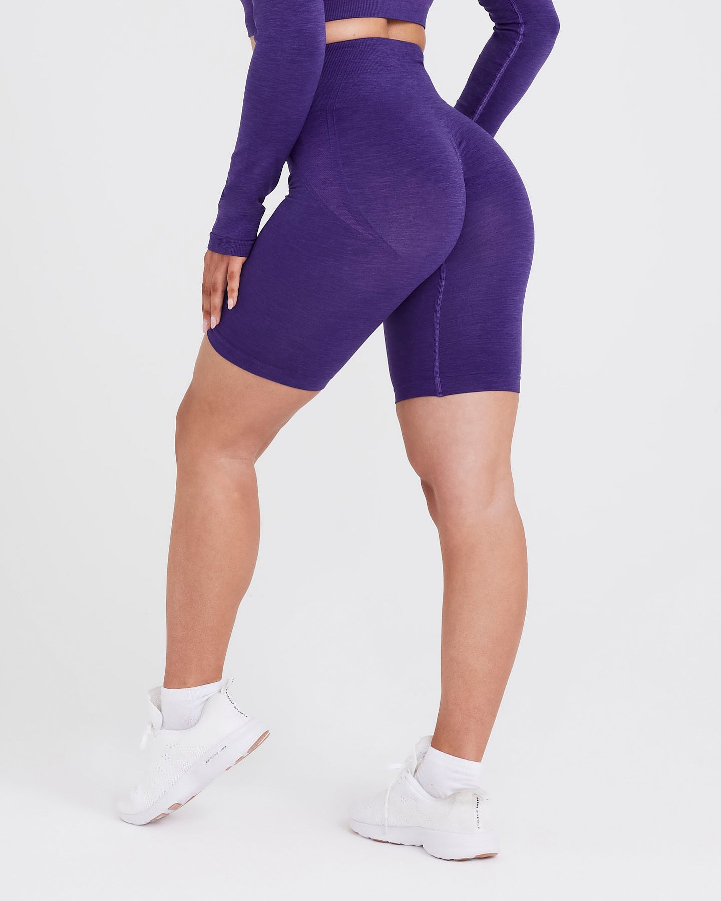 Alternative view of EffortlessLift Seamless Cycling Shorts with White Logo | Amethyst
