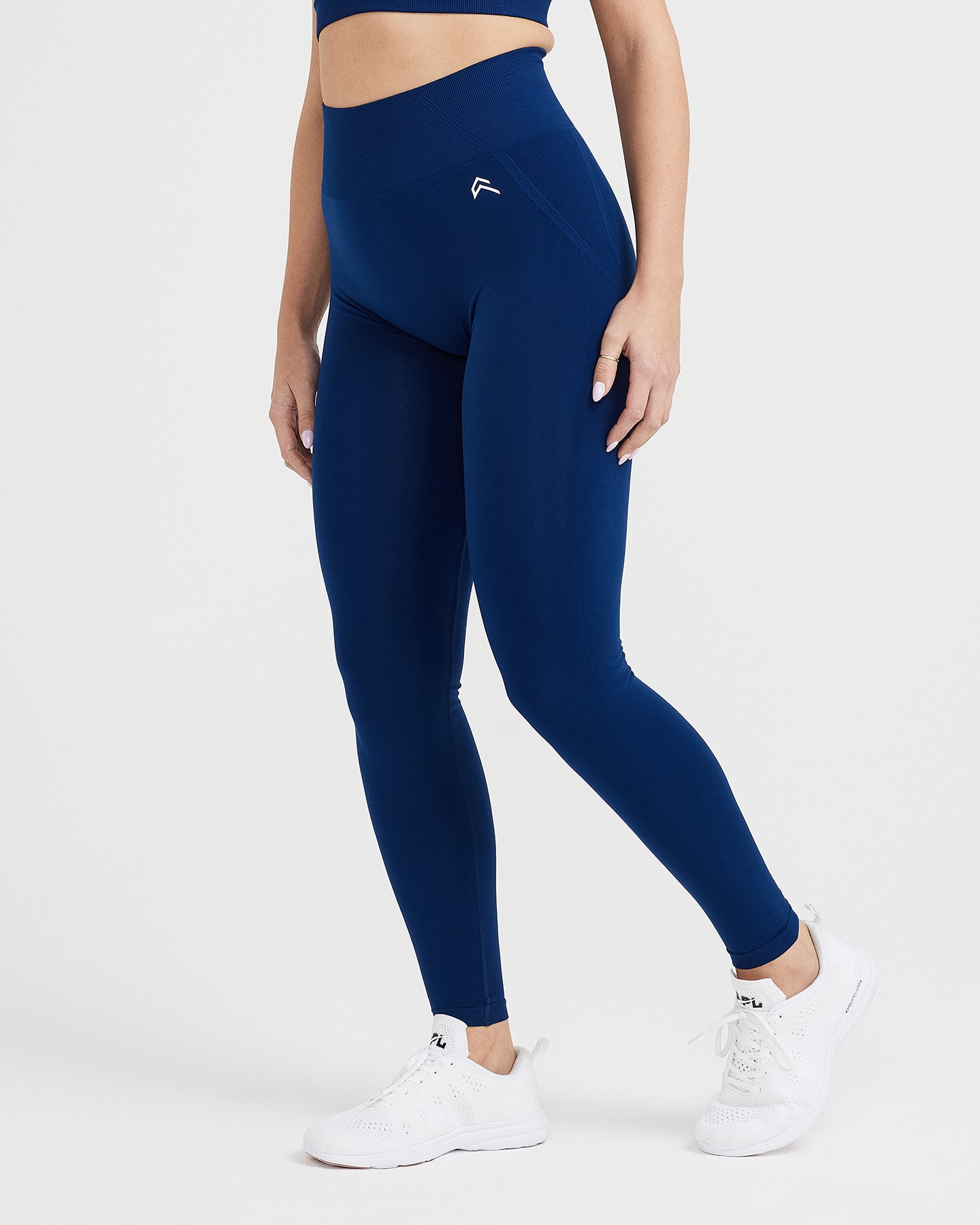 Alternative view of EffortlessLift Seamless Leggings with White Logo | Midnight