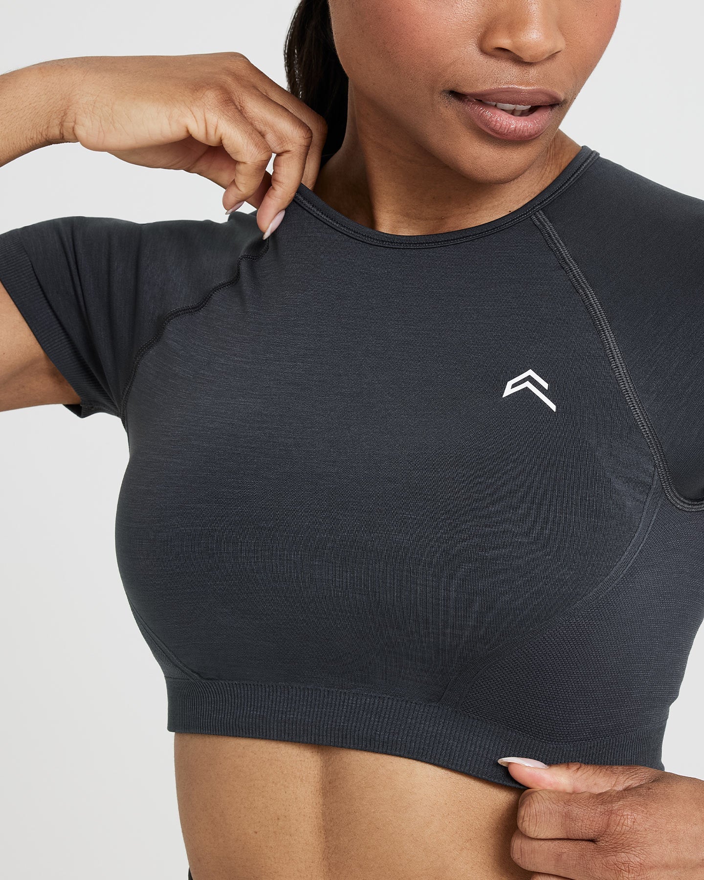 EffortlessLift Seamless Short Sleeve Crop Top with White Logo | Coal - Image 4