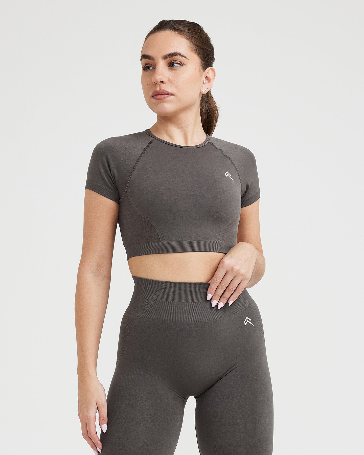 EffortlessLift Seamless Short Sleeve Crop Top with White Logo | Deep Taupe