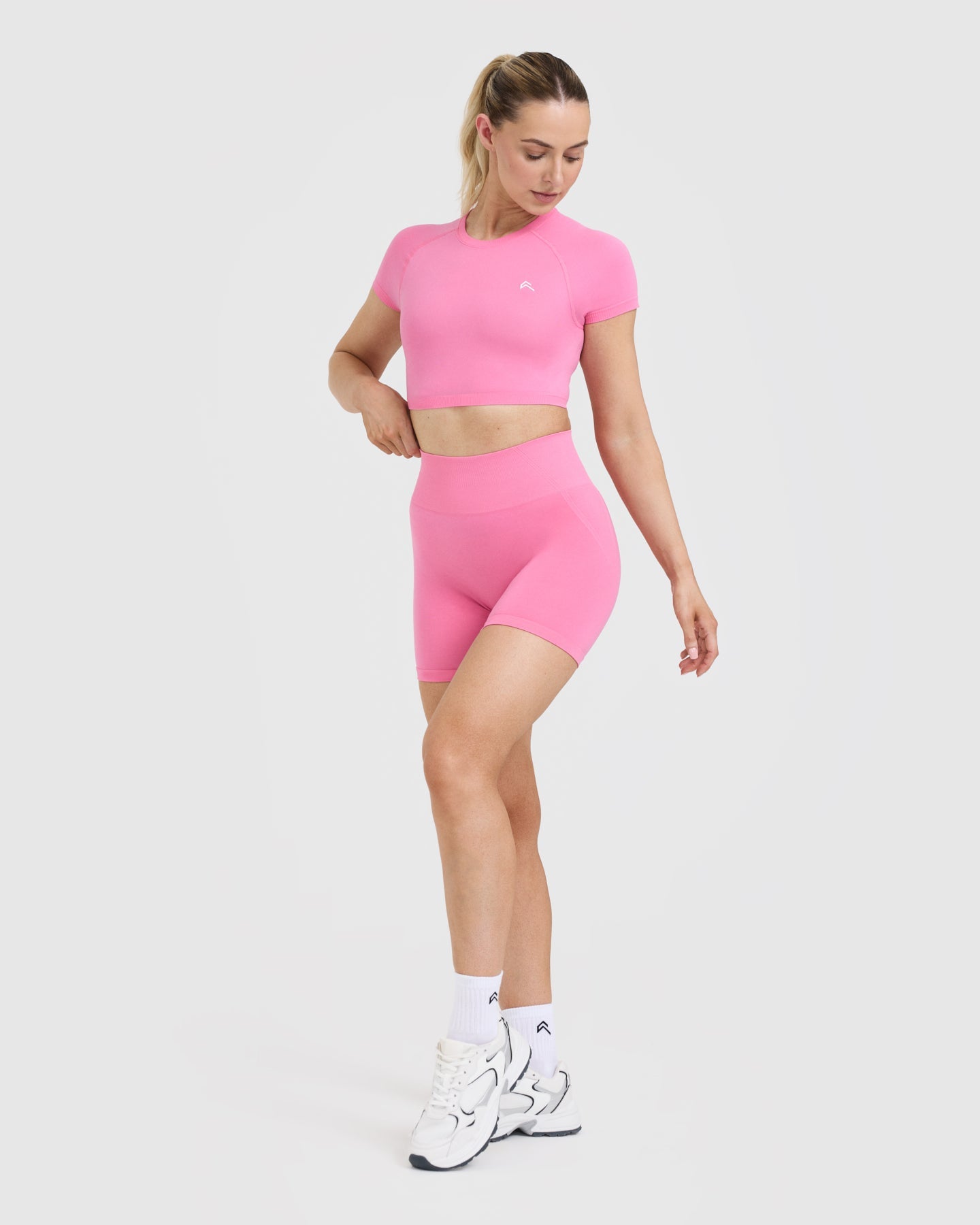 Go To Seamless Fitted Crop Top | Peony Pink - Image 3