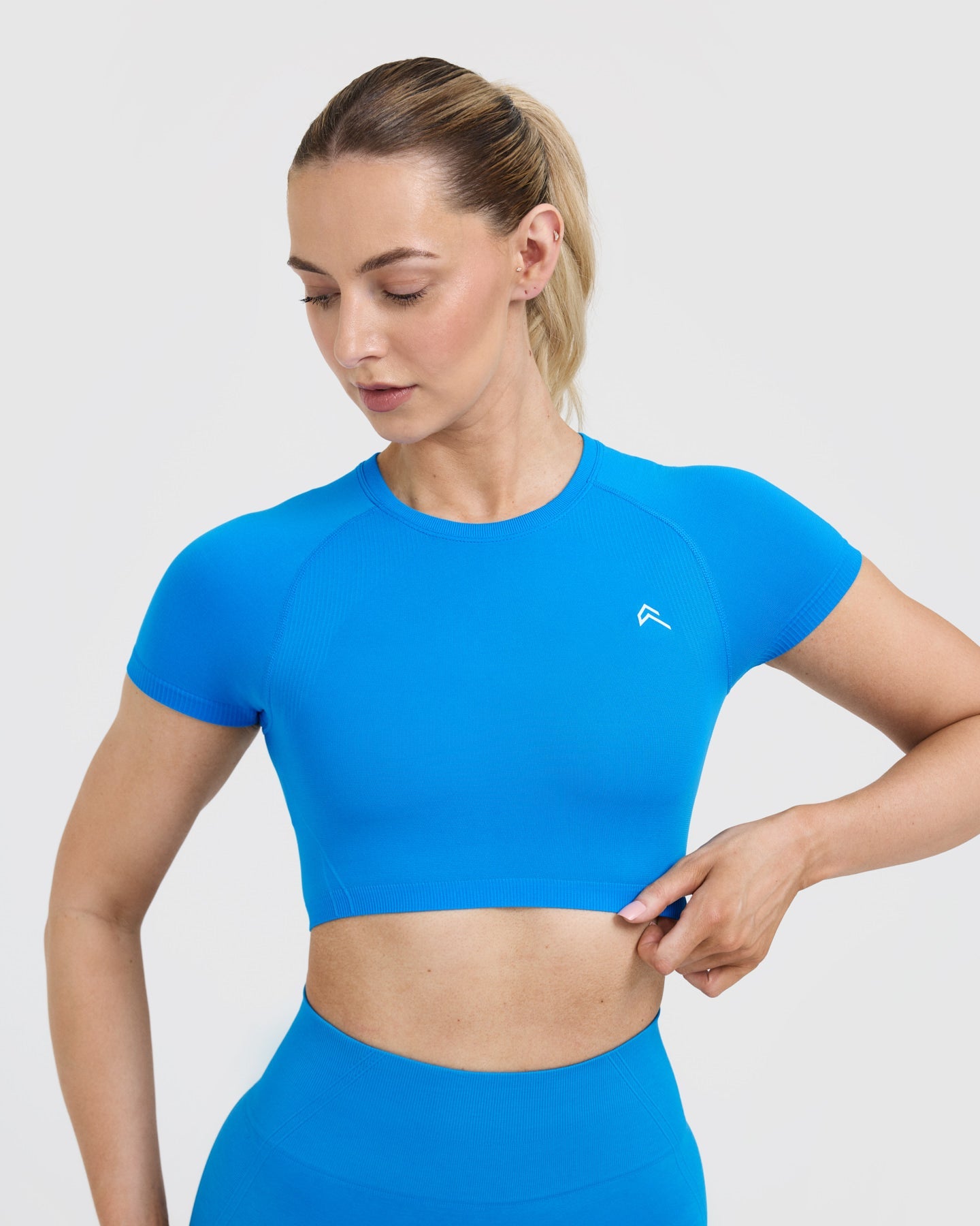 Go To Seamless Fitted Crop Top | Tropical Blue - Image 4