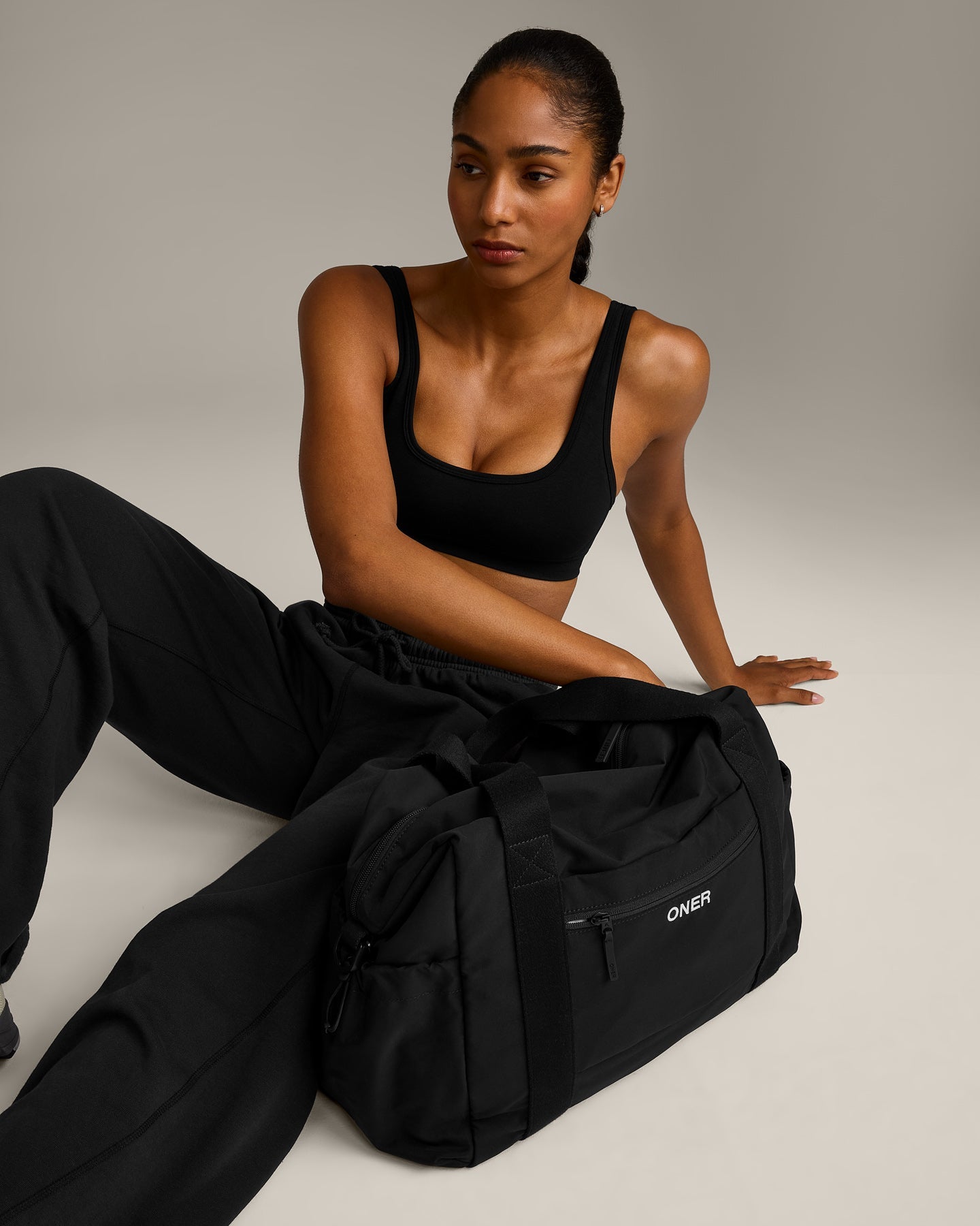 EffortlessLift Square Neck Sports Bra with Grey Logo | Black - Image 4