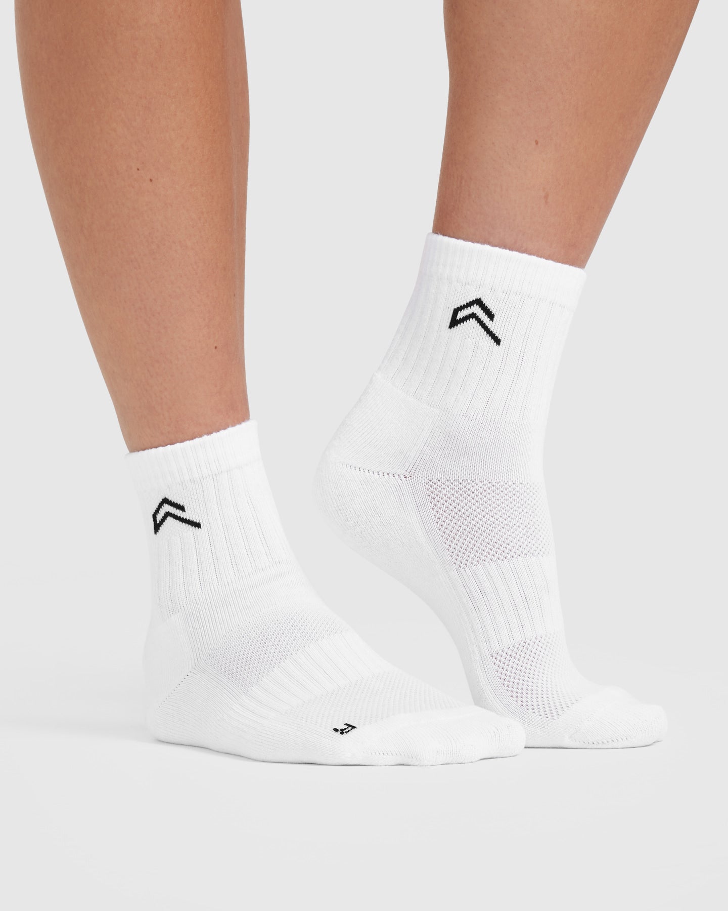 Alternative view of Mid Crew Socks 3 Pack | White