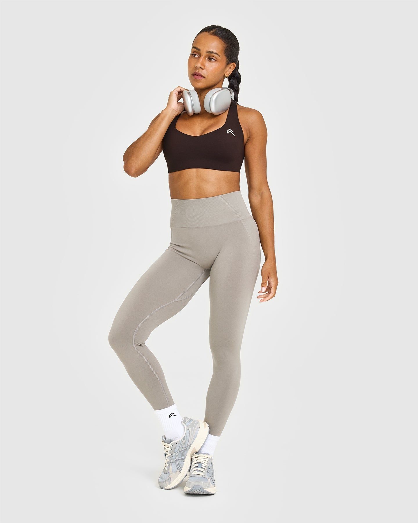 EasyLift Cross Back Sports Bra with White Logo | 70% Cocoa - Image 3