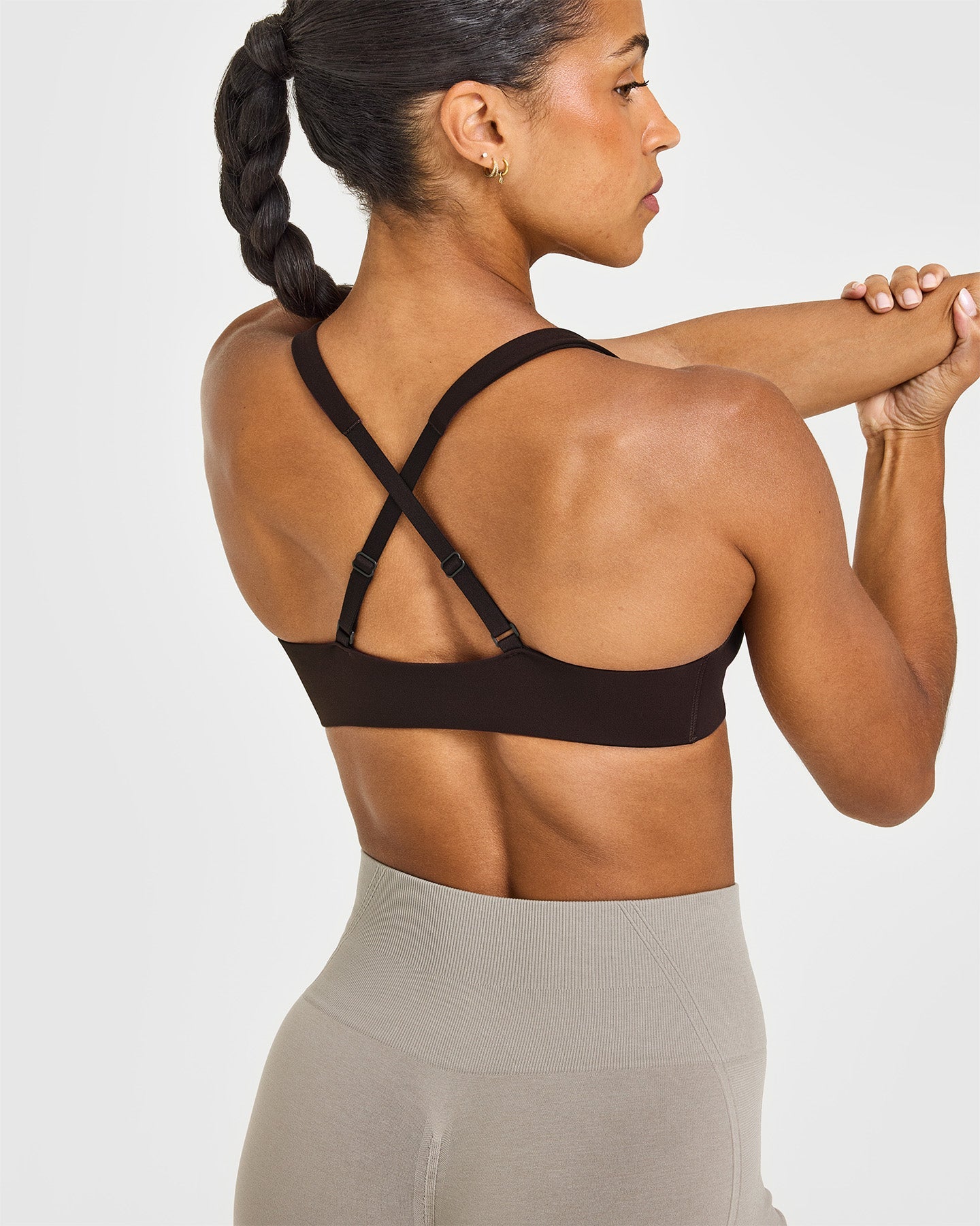 EasyLift Cross Back Sports Bra with White Logo | 70% Cocoa - Image 4