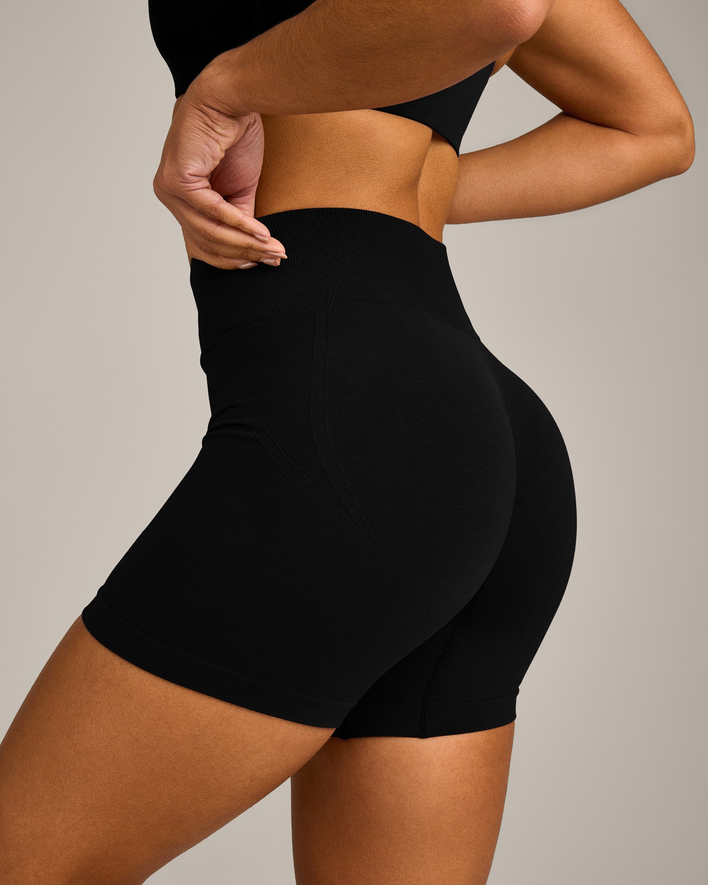 EffortlessLift Seamless Mid Rise Shorts with Grey Logo | Black - Image 4
