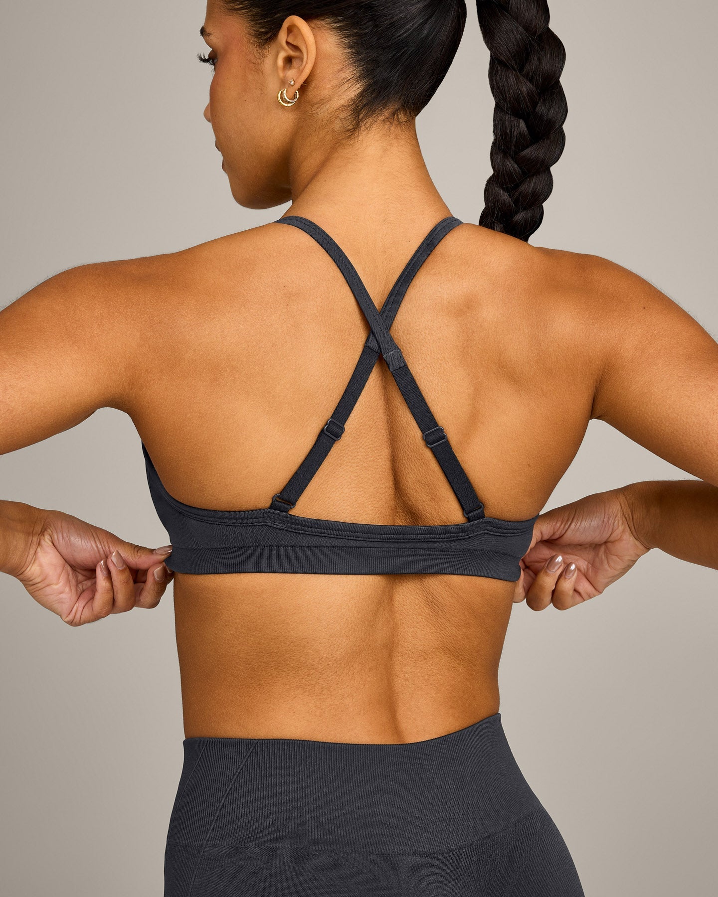 EnhanceLift Seamless Strappy Sports Bra with Grey Logo | Coal - Image 4