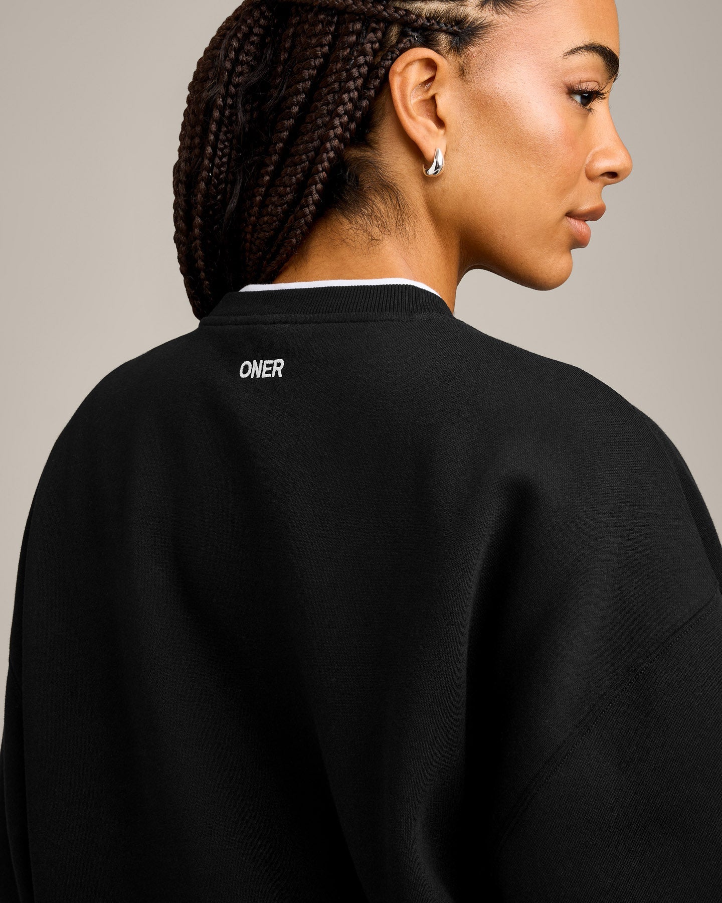 Foundations Cosy Crew Neck Sweatshirt | Black - Image 4