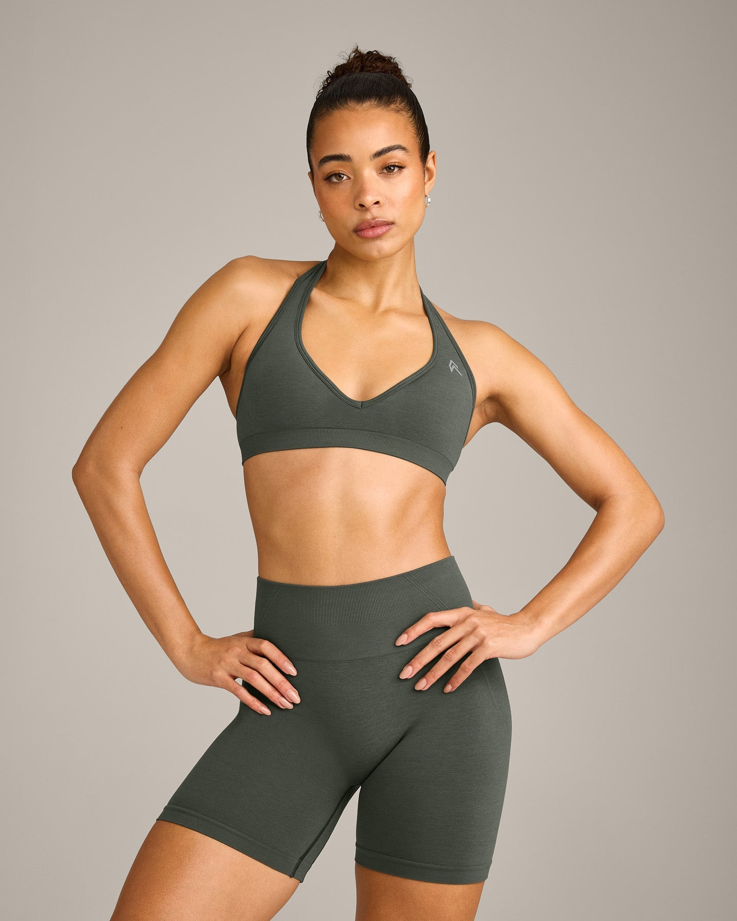 EffortlessLift Seamless Halter Neck Sports Bra with Grey Logo | Dark Khaki