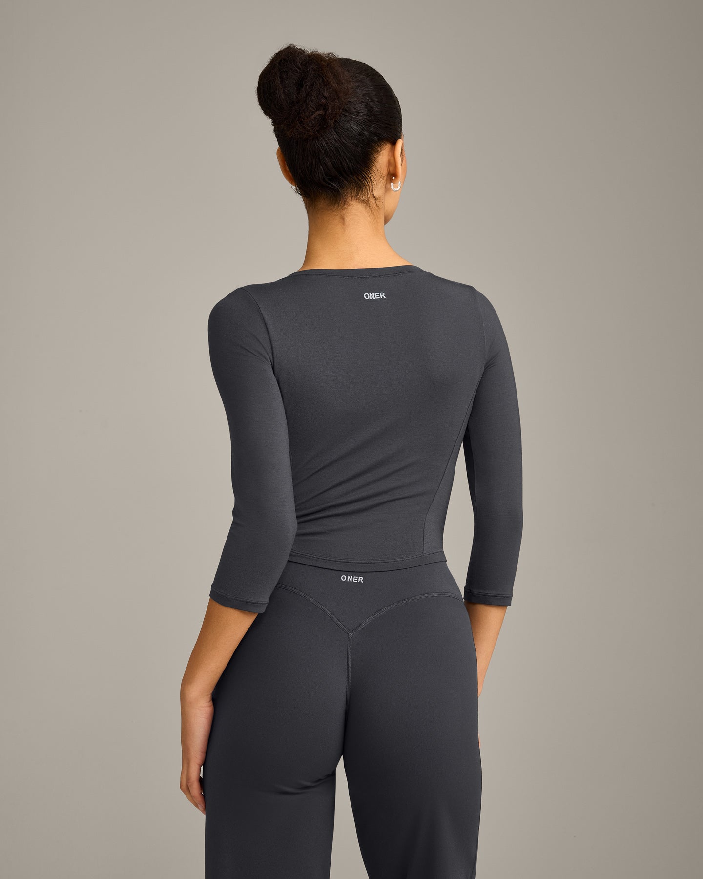 Mellow Motion Wide V Neck 3/4 Length Sleeve Mid Top | Coal - Image 6