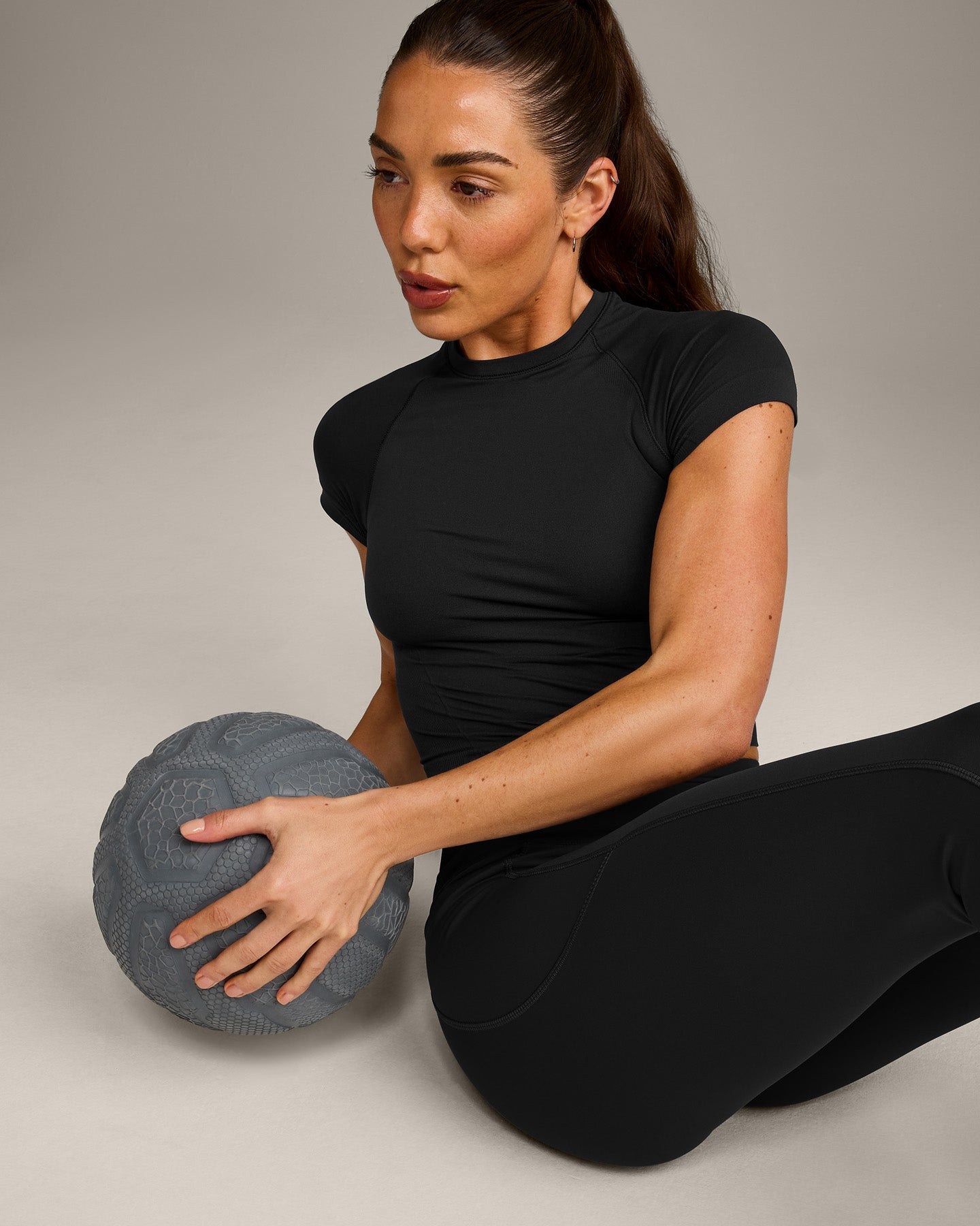 Oner Seamless Fitted Top | Soft Black - Image 4
