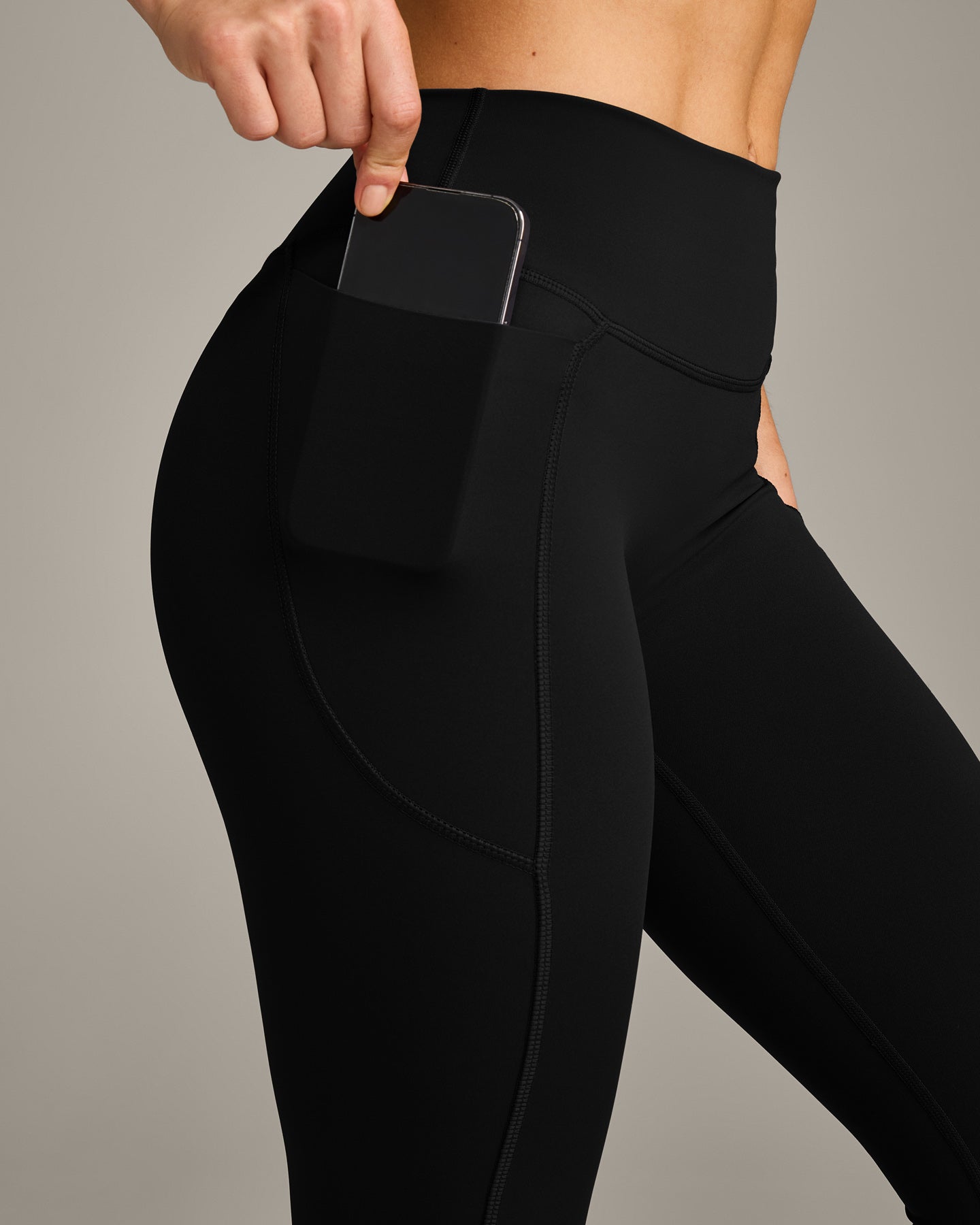 UnifiedMove Pocket Leggings with Bonding with Reflective Logo | Black - Image 6