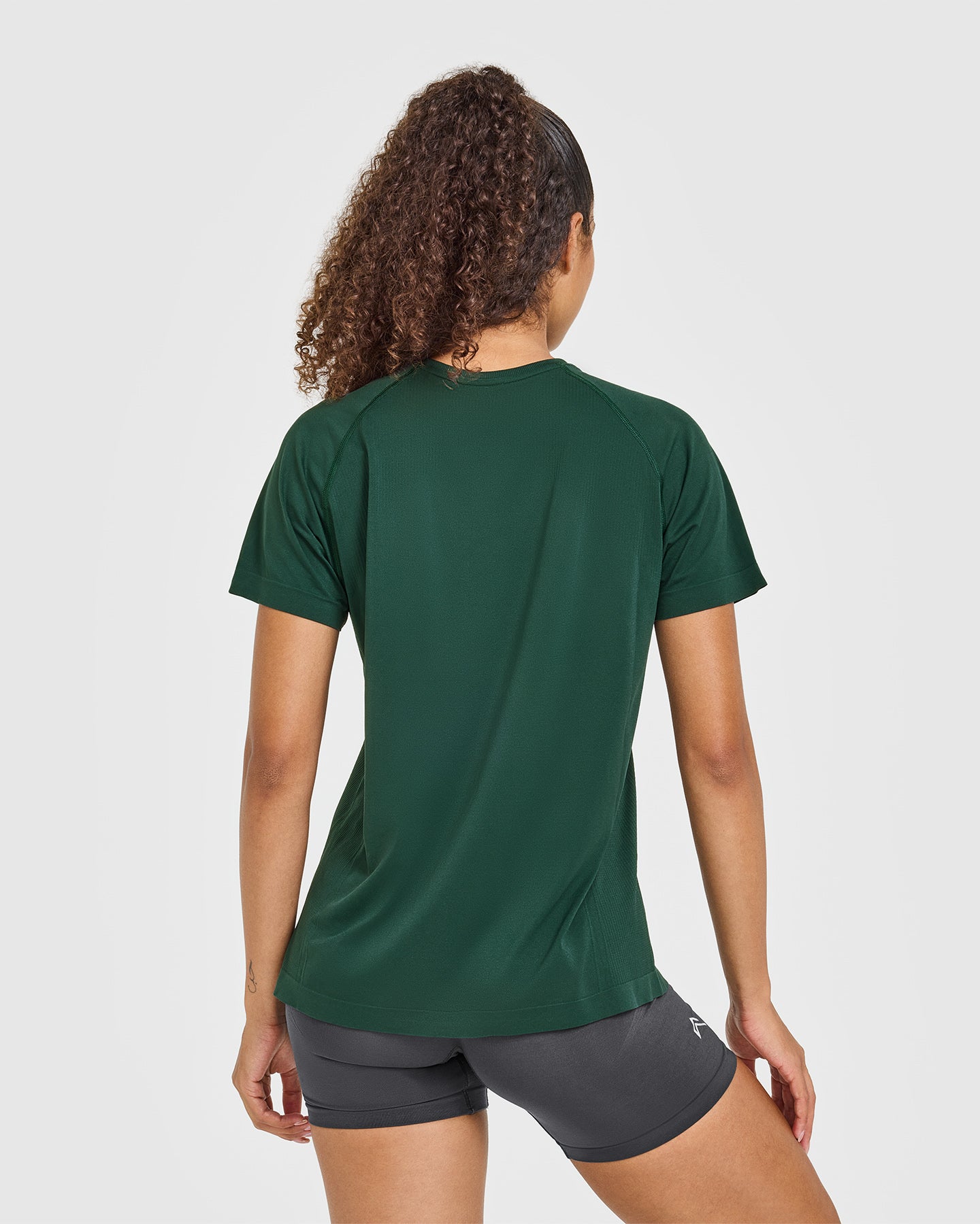 Alternative view of Go To Seamless Loose Top | Racing Green
