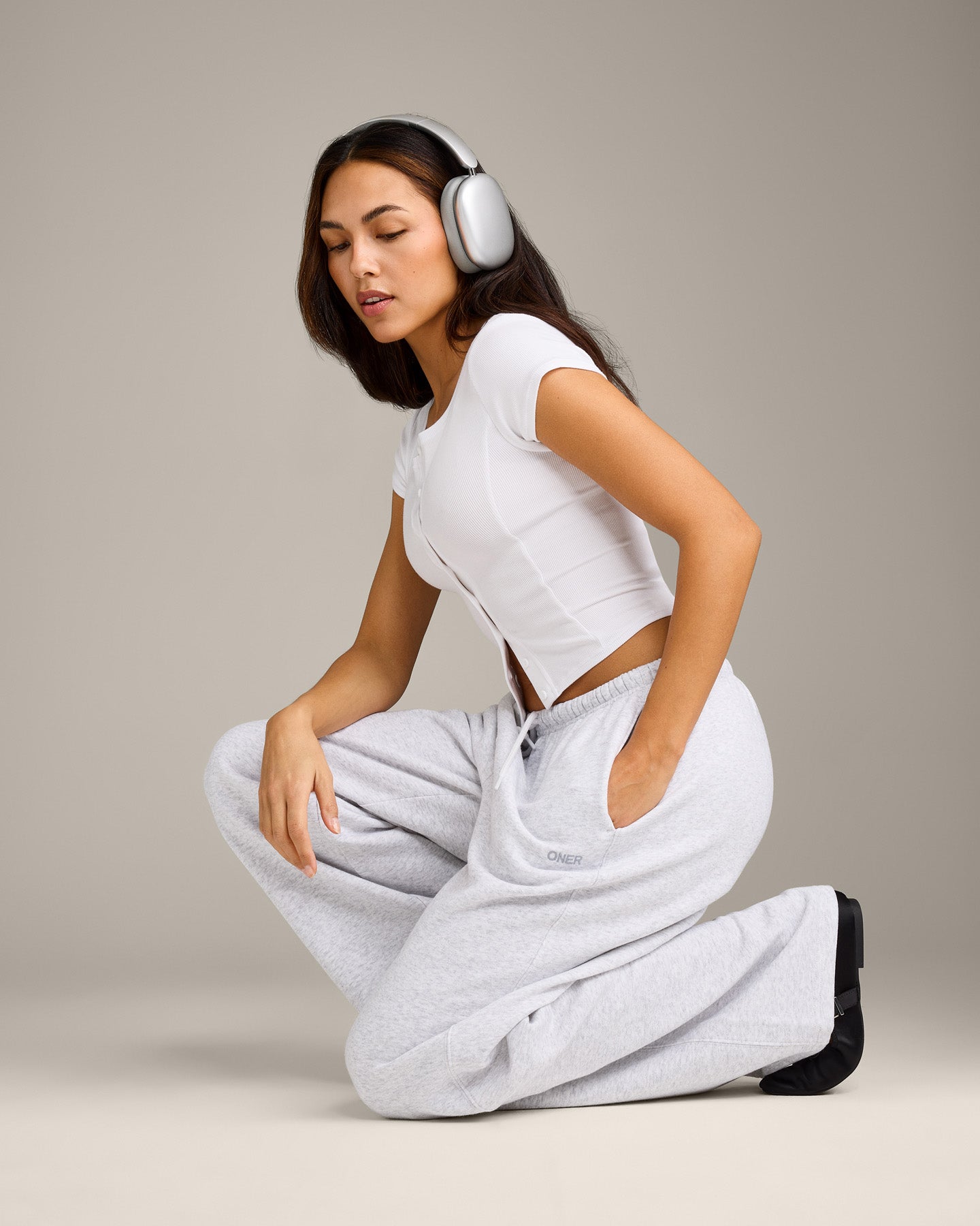 Alternative view of Mellow Rib Mid Short Sleeve Cardigan | White