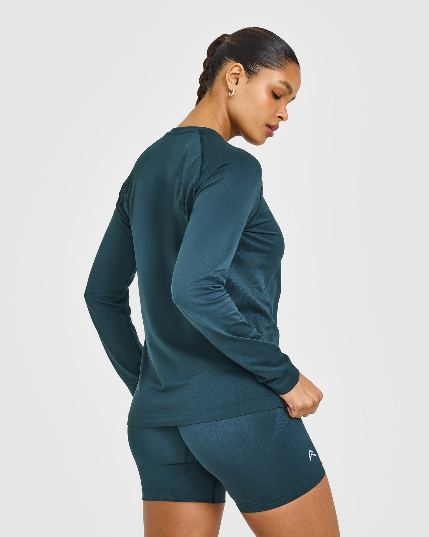 Alternative view of Go To Seamless Loose Long Sleeve Top | Oil Blue